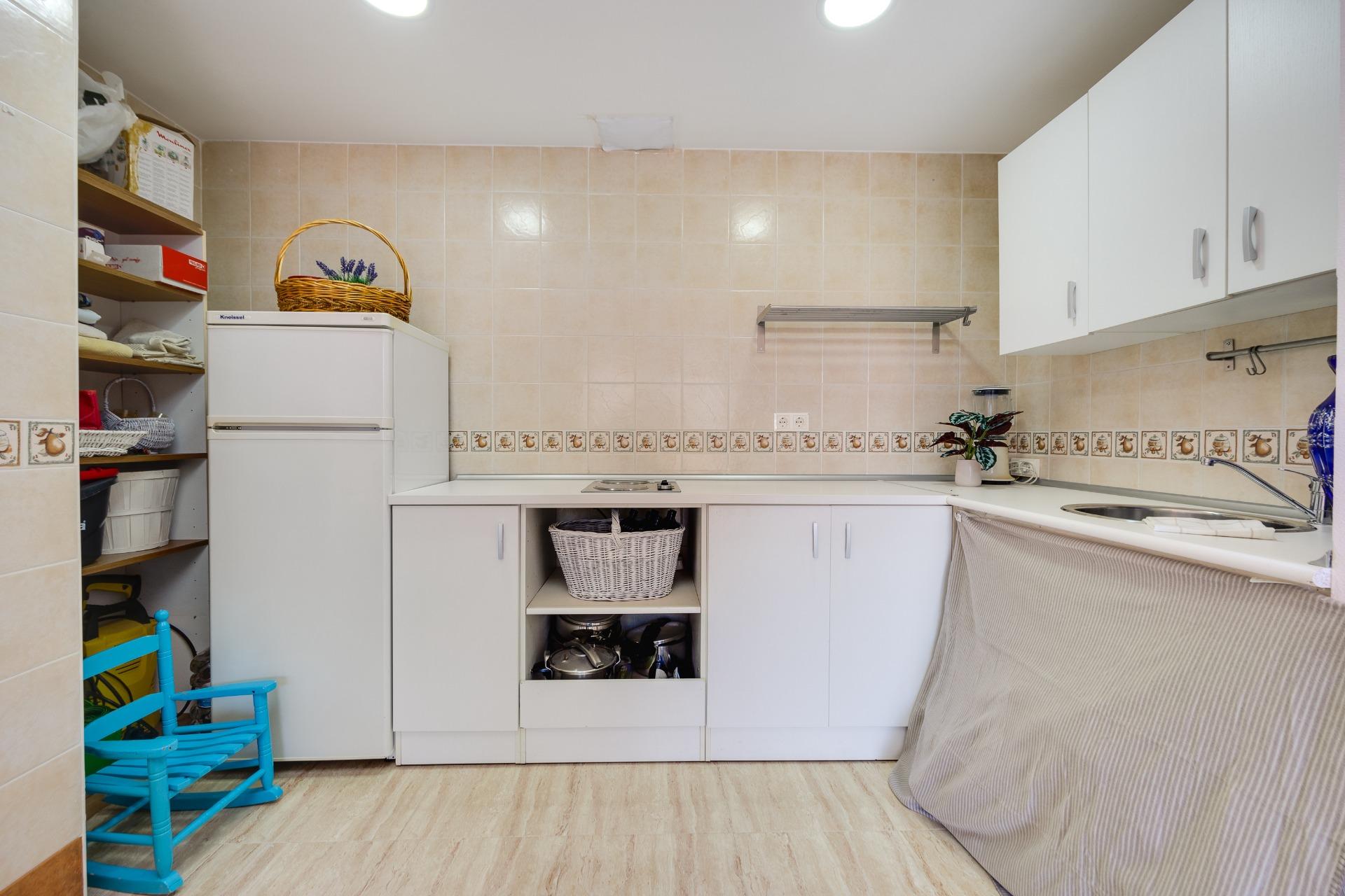 For sale - 2 Bedroom 1 Bathroom Penthouse in Torrevieja - Centro  - Alicante