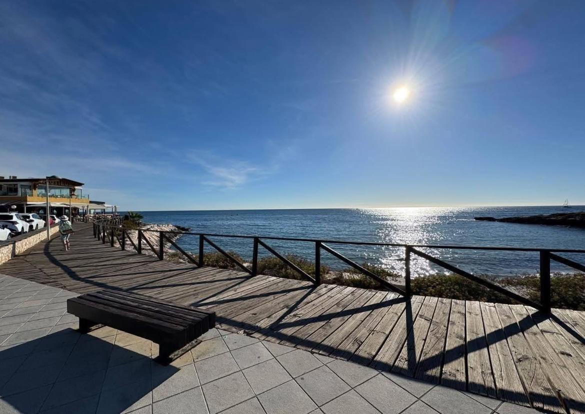 For sale - 3 Bedroom 2 Bathroom Apartment in Torrevieja - Punta Prima  - Alicante