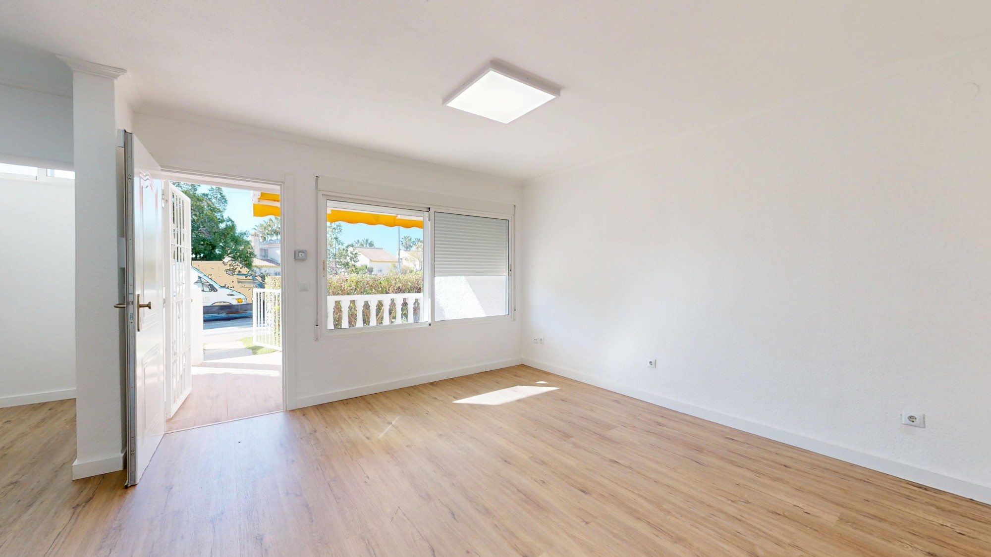 For sale - 2 Bedroom 1 Bathroom Bungalow in Villamartin - Costa Blanca  - Alicante