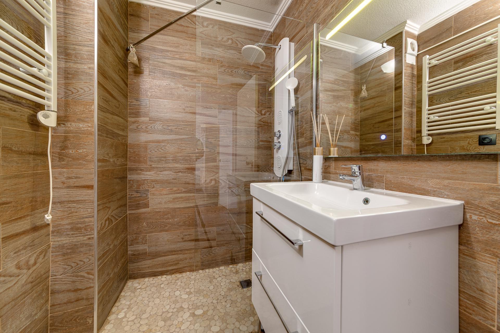 For sale - 3 Bedroom 2 Bathroom Apartment in Torrevieja - Playa Del Cura  - Alicante