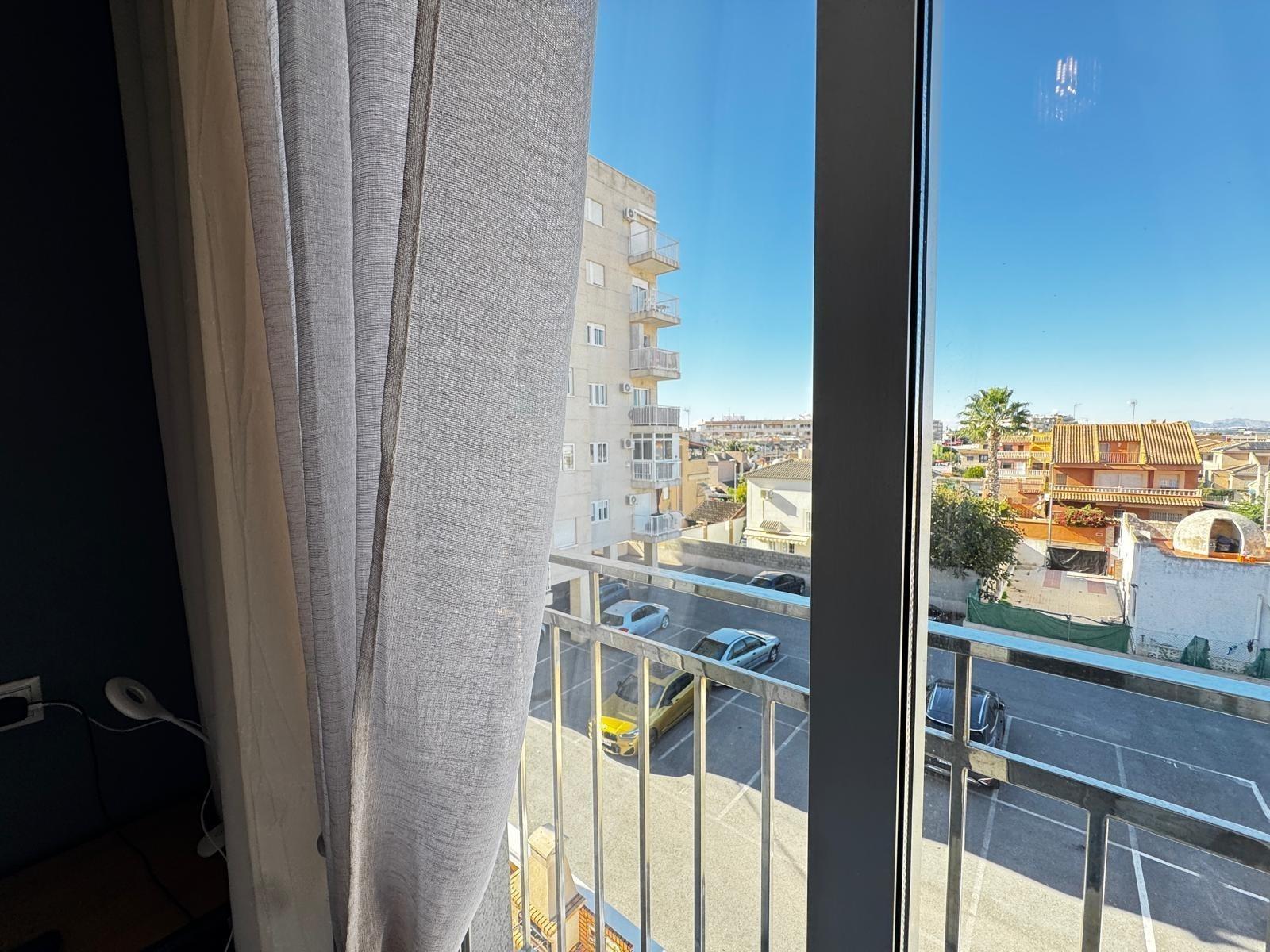 For sale - 3 Bedroom 2 Bathroom Apartment in Torrevieja - Playa Del Cura  - Alicante