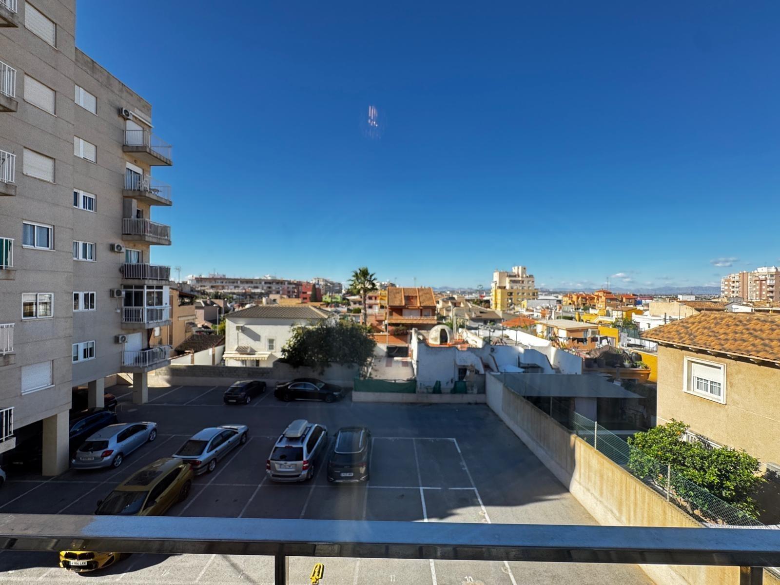 For sale - 3 Bedroom 2 Bathroom Apartment in Torrevieja - Playa Del Cura  - Alicante