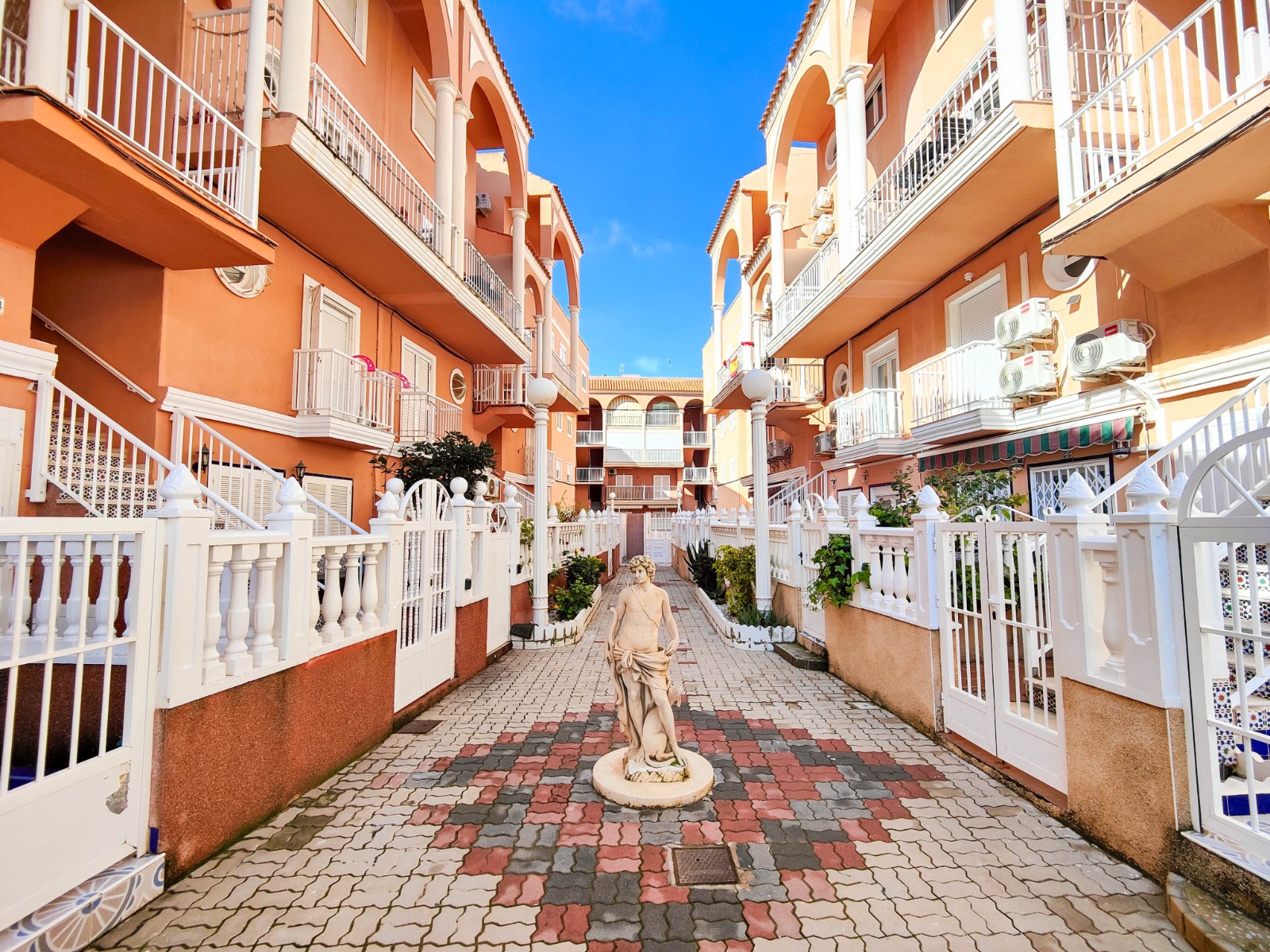 For sale - 2 Bedroom 2 Bathroom Penthouse in Torrevieja - Costa Blanca  - Alicante