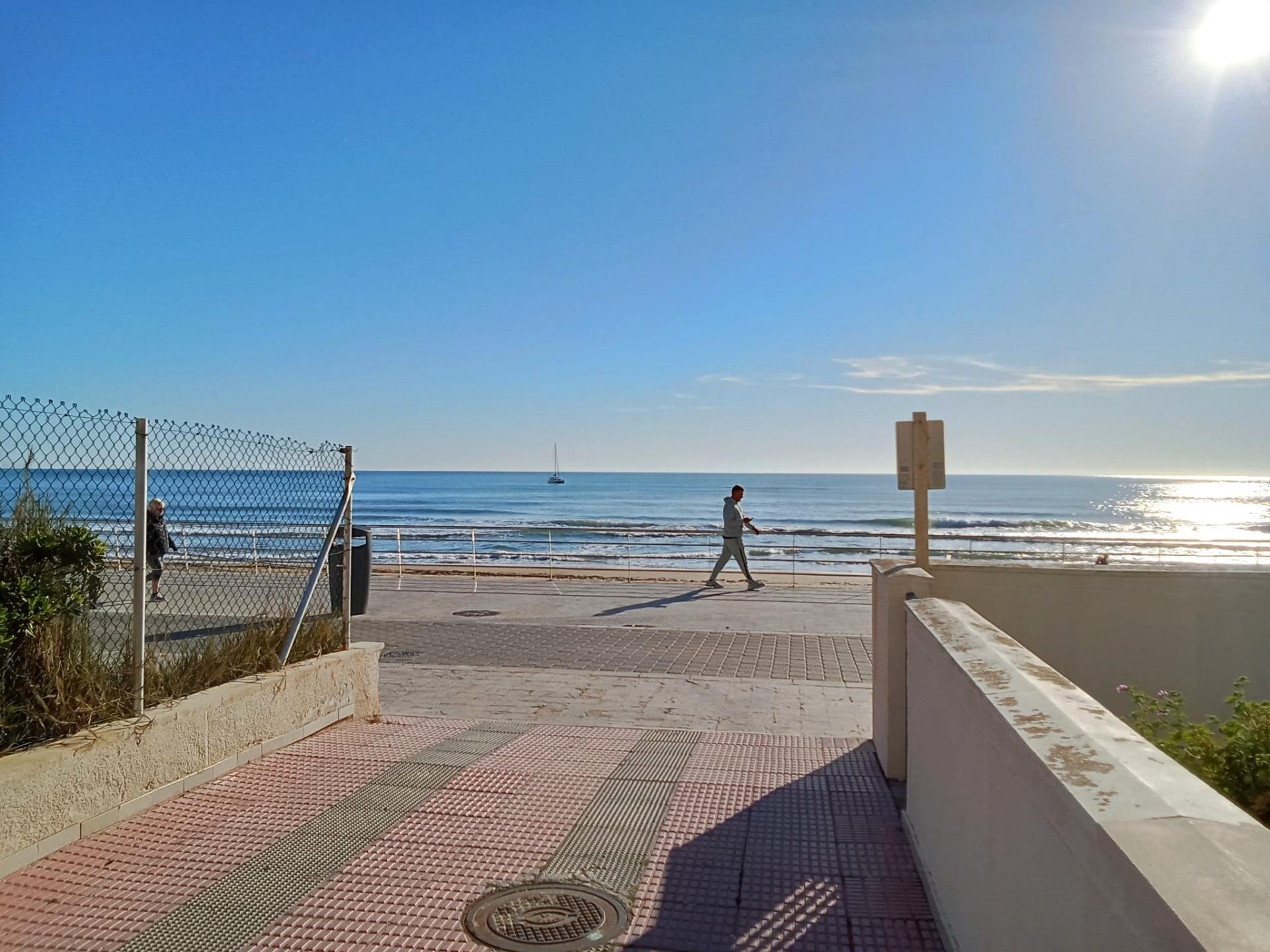 For sale - 2 Bedroom 2 Bathroom Penthouse in Torrevieja - Playa De La Mata  - Alicante