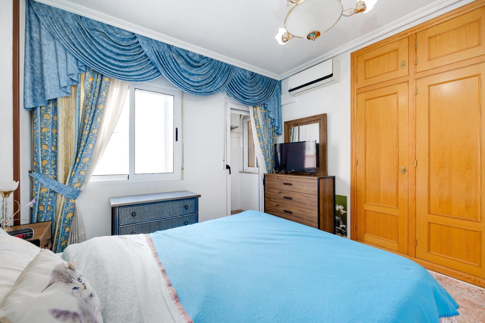 For sale - 3 Bedroom 2 Bathroom Apartment in Torrevieja - Torrevieja  - Alicante