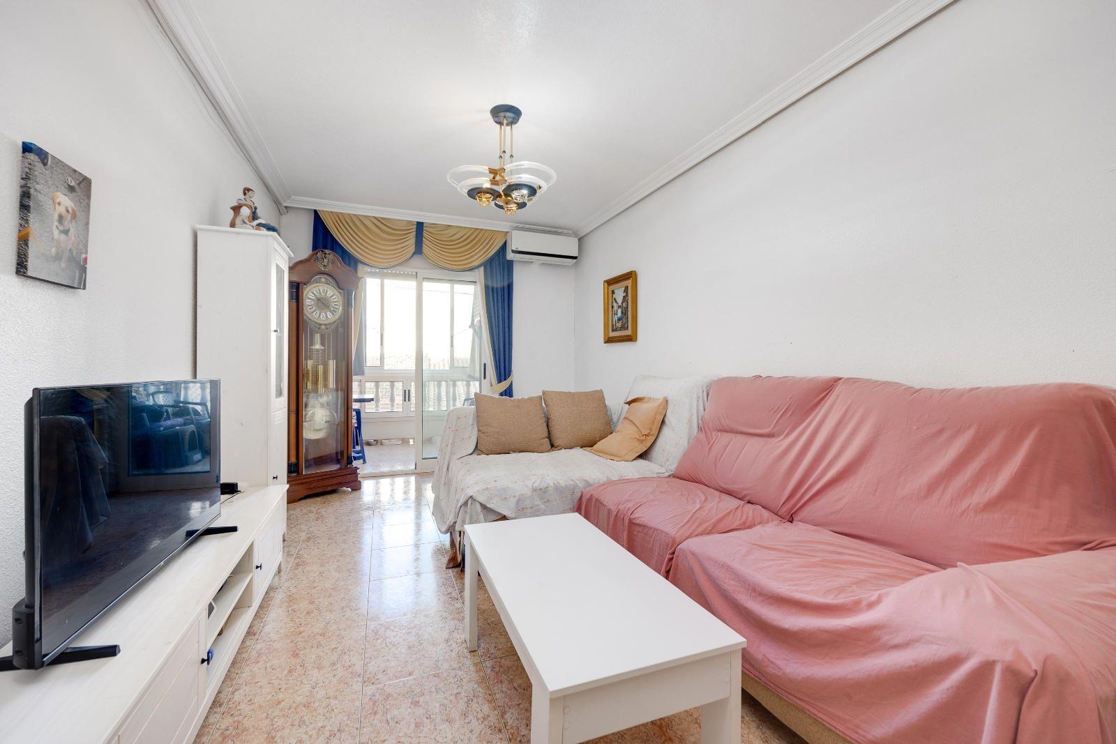 For sale - 3 Bedroom 2 Bathroom Apartment in Torrevieja - Torrevieja  - Alicante