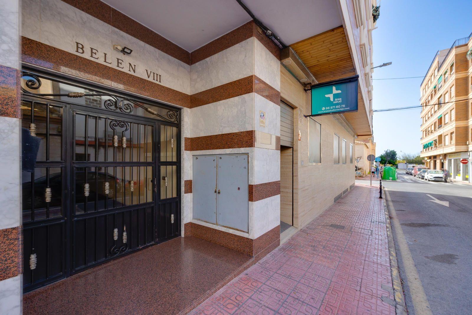 For sale - 3 Bedroom 2 Bathroom Apartment in Torrevieja - Torrevieja  - Alicante