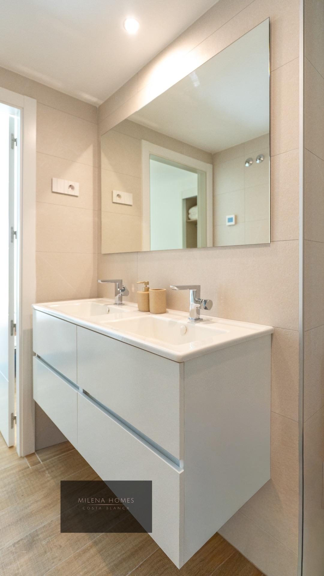 For sale - 2 Bedroom 2 Bathroom Apartment in Torrevieja - Punta Prima  - Alicante