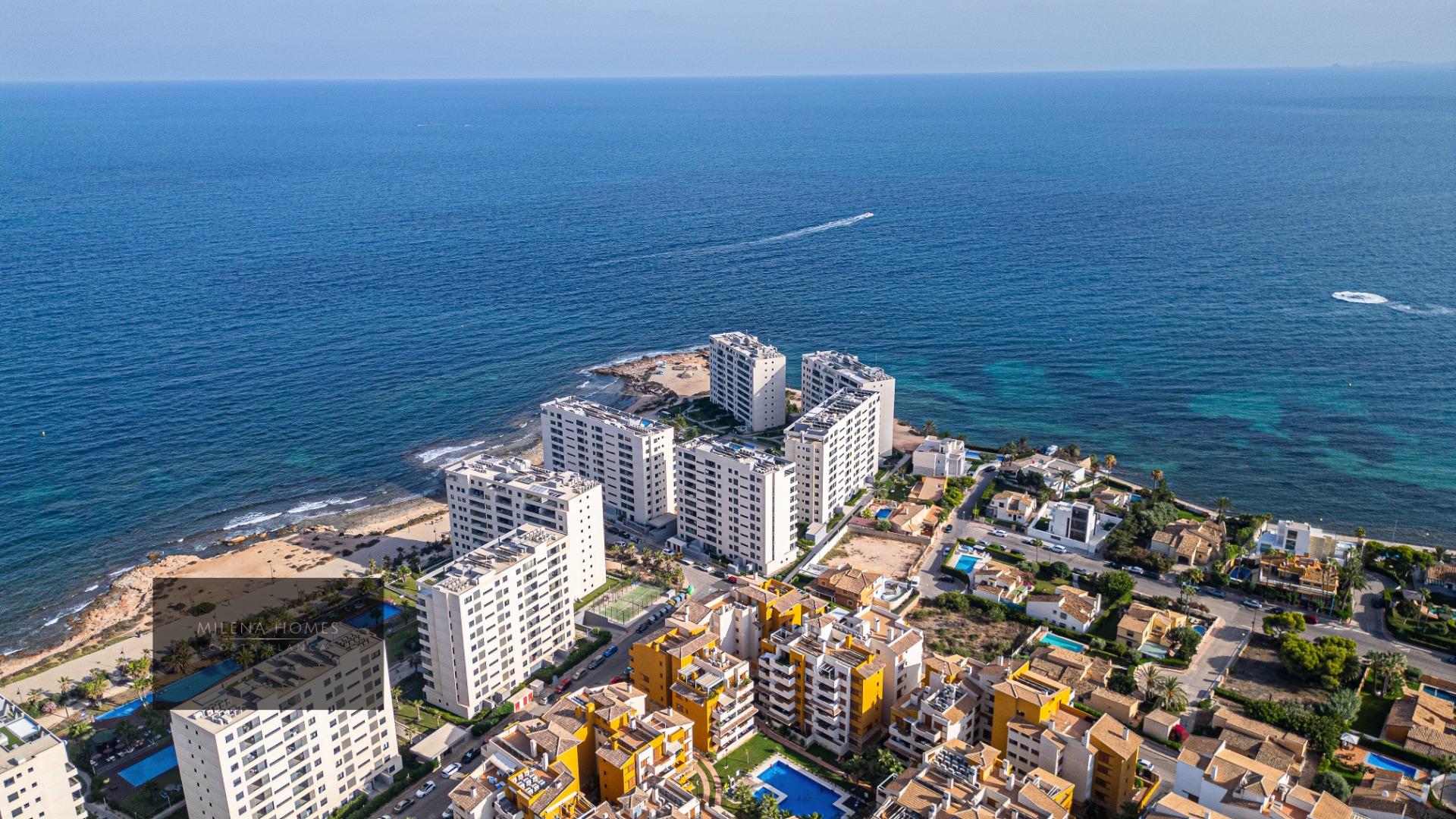 For sale - 2 Bedroom 2 Bathroom Apartment in Torrevieja - Punta Prima  - Alicante