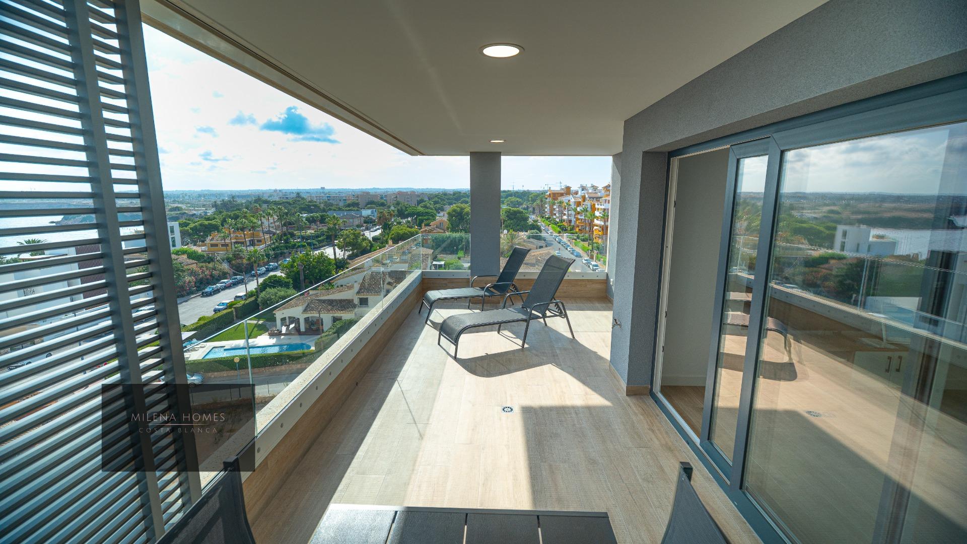 For sale - 2 Bedroom 2 Bathroom Apartment in Torrevieja - Punta Prima  - Alicante