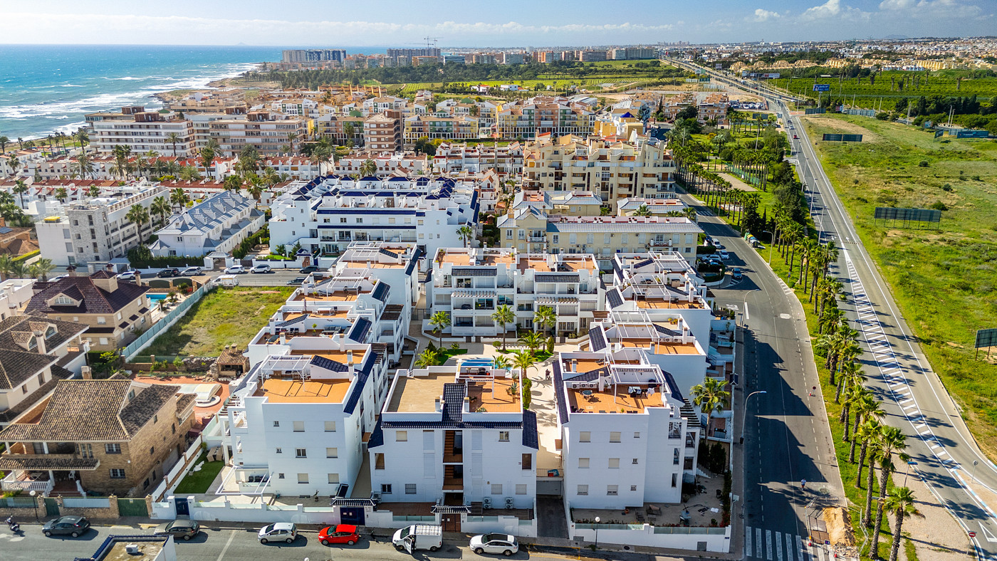 For sale - 2 Bedroom 2 Bathroom Apartment in Torrevieja - Costa Blanca  - Alicante