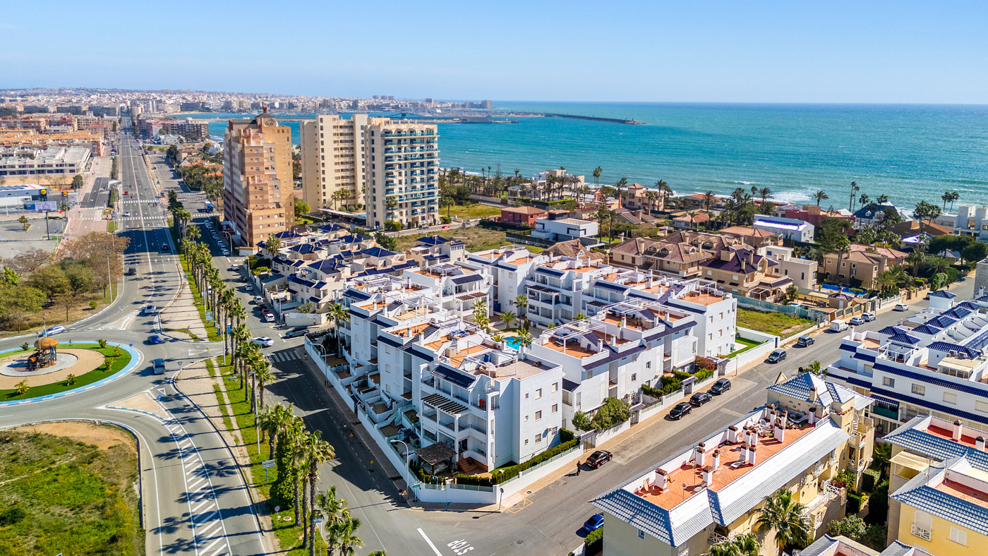 For sale - 2 Bedroom 2 Bathroom Apartment in Torrevieja - Costa Blanca  - Alicante