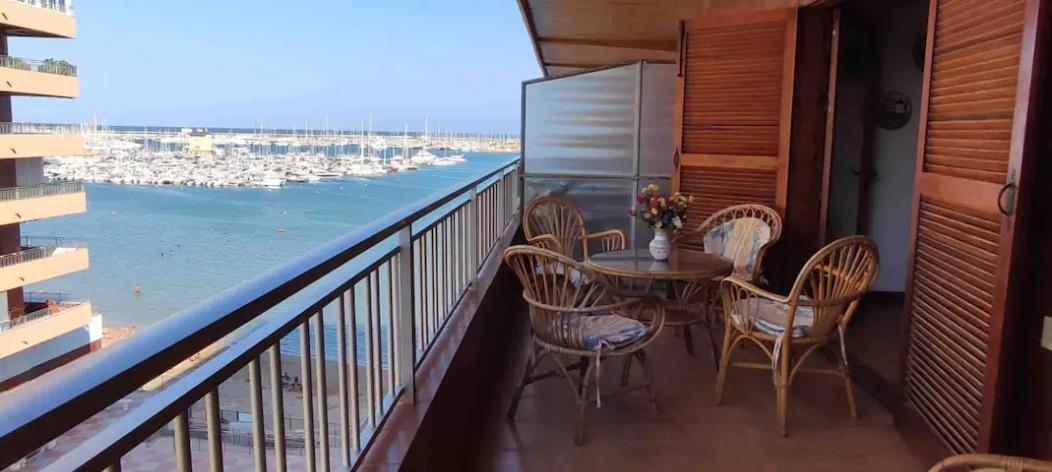 For sale - 3 Bedroom 2 Bathroom Apartment in Torrevieja - Playa De Los Naufragos  - Alicante