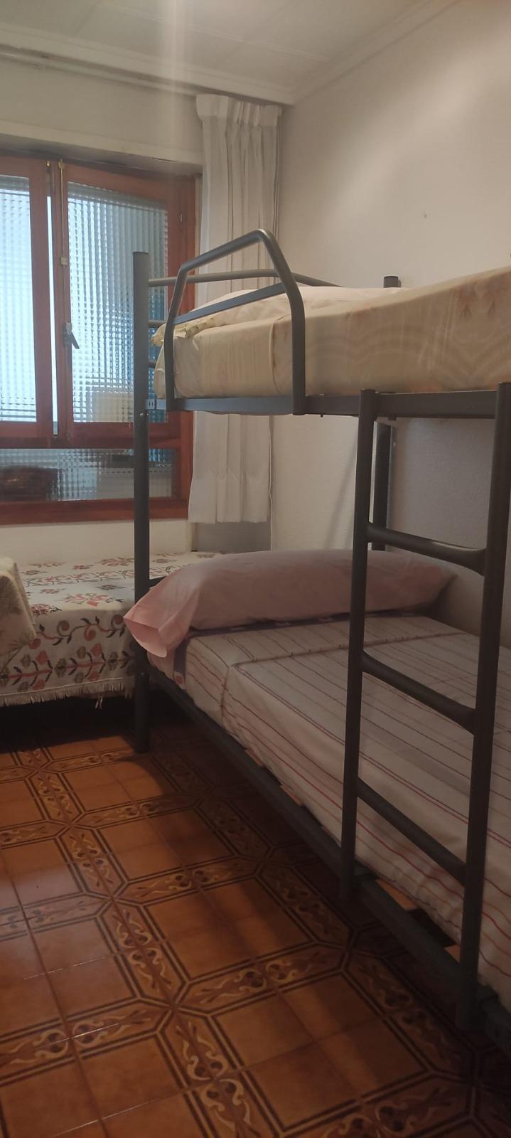 For sale - 3 Bedroom 2 Bathroom Apartment in Torrevieja - Playa De Los Naufragos  - Alicante