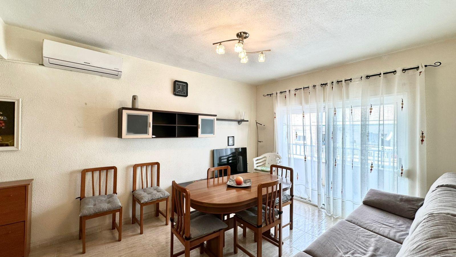 For sale - 3 Bedroom 1 Bathroom Apartment in Torrevieja - Estacion De Autobuses  - Alicante