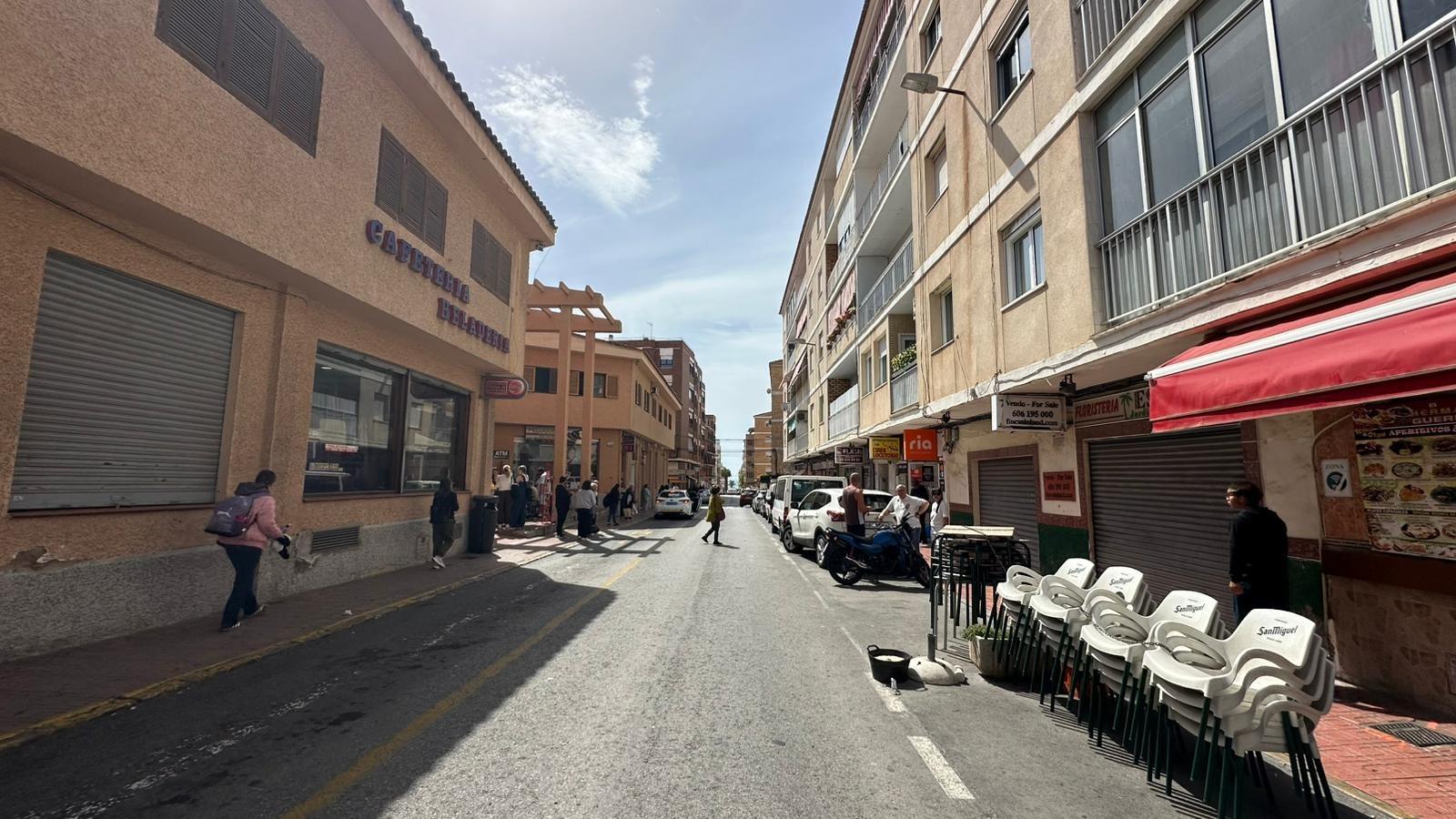 For sale - 3 Bedroom 1 Bathroom Apartment in Torrevieja - Estacion De Autobuses  - Alicante