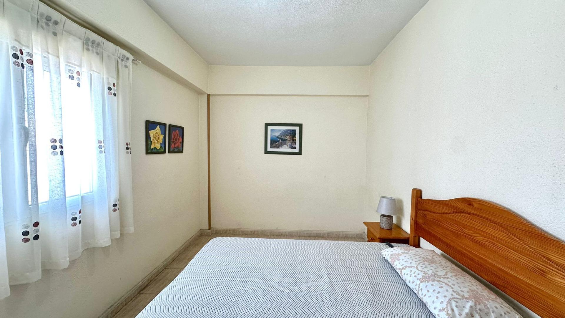 For sale - 3 Bedroom 1 Bathroom Apartment in Torrevieja - Estacion De Autobuses  - Alicante