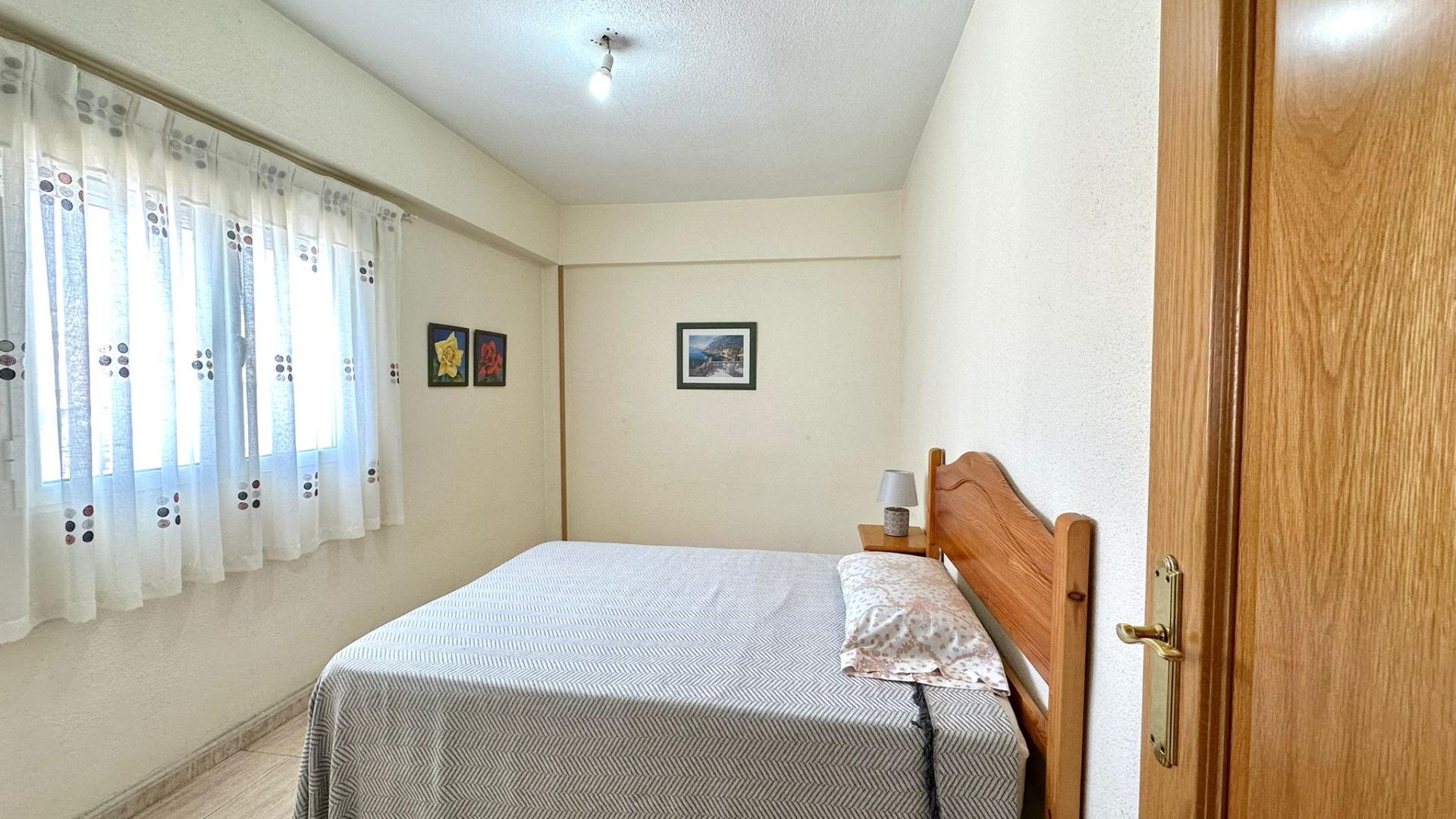 For sale - 3 Bedroom 1 Bathroom Apartment in Torrevieja - Estacion De Autobuses  - Alicante