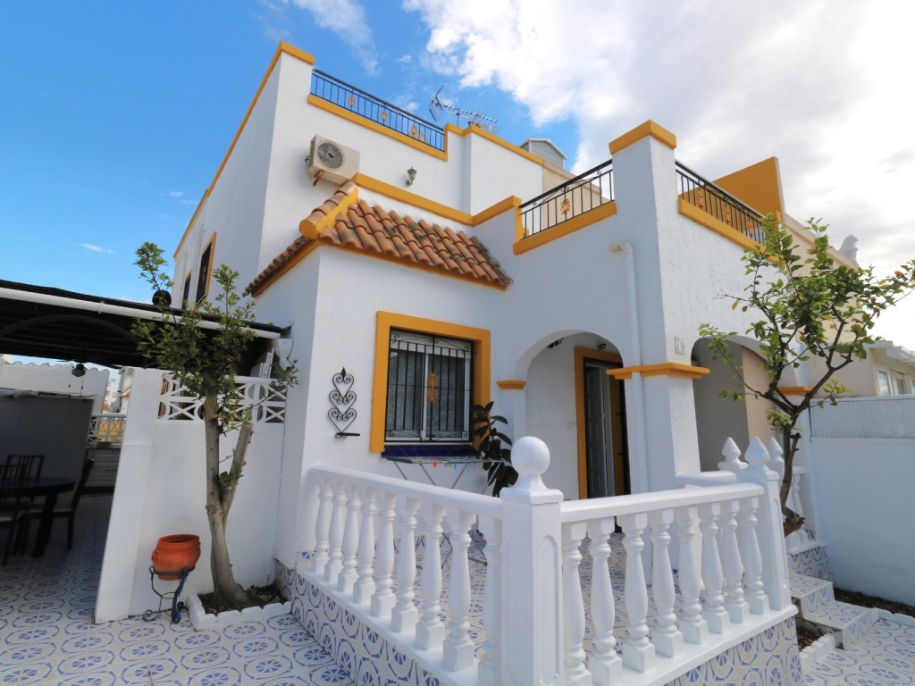 3 Bedroom 2 Bathroom Quad House in Torrevieja