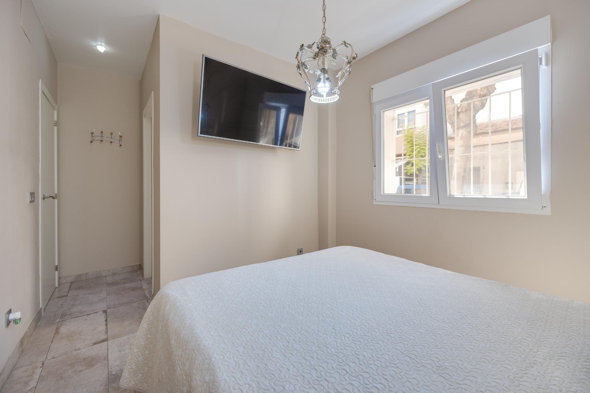 For sale - 3 Bedroom 1 Bathroom Town House in Torrevieja - Centro  - Alicante