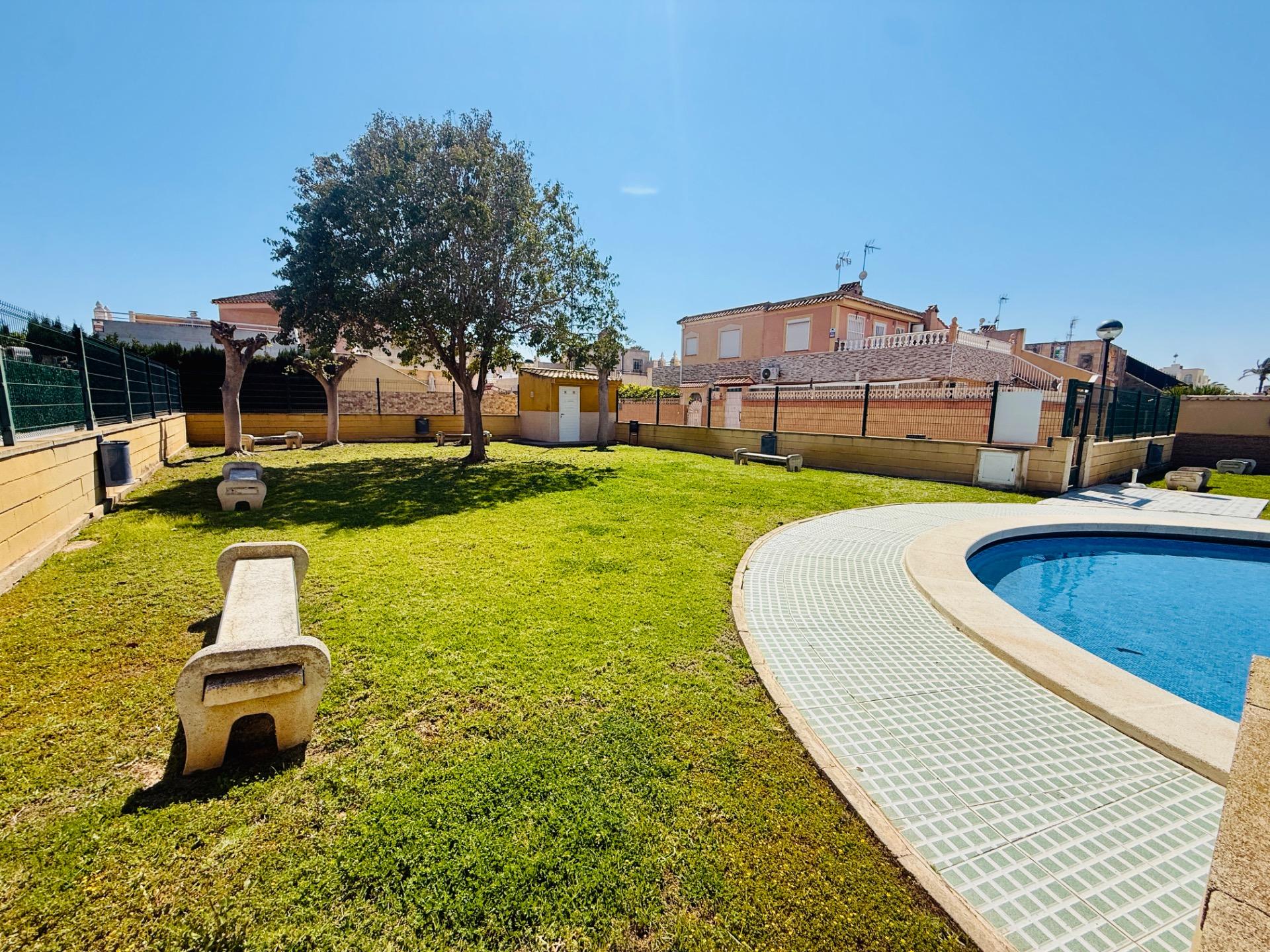 For sale - 3 Bedroom 2 Bathroom Town House in Torrevieja - Carrefour  - Alicante