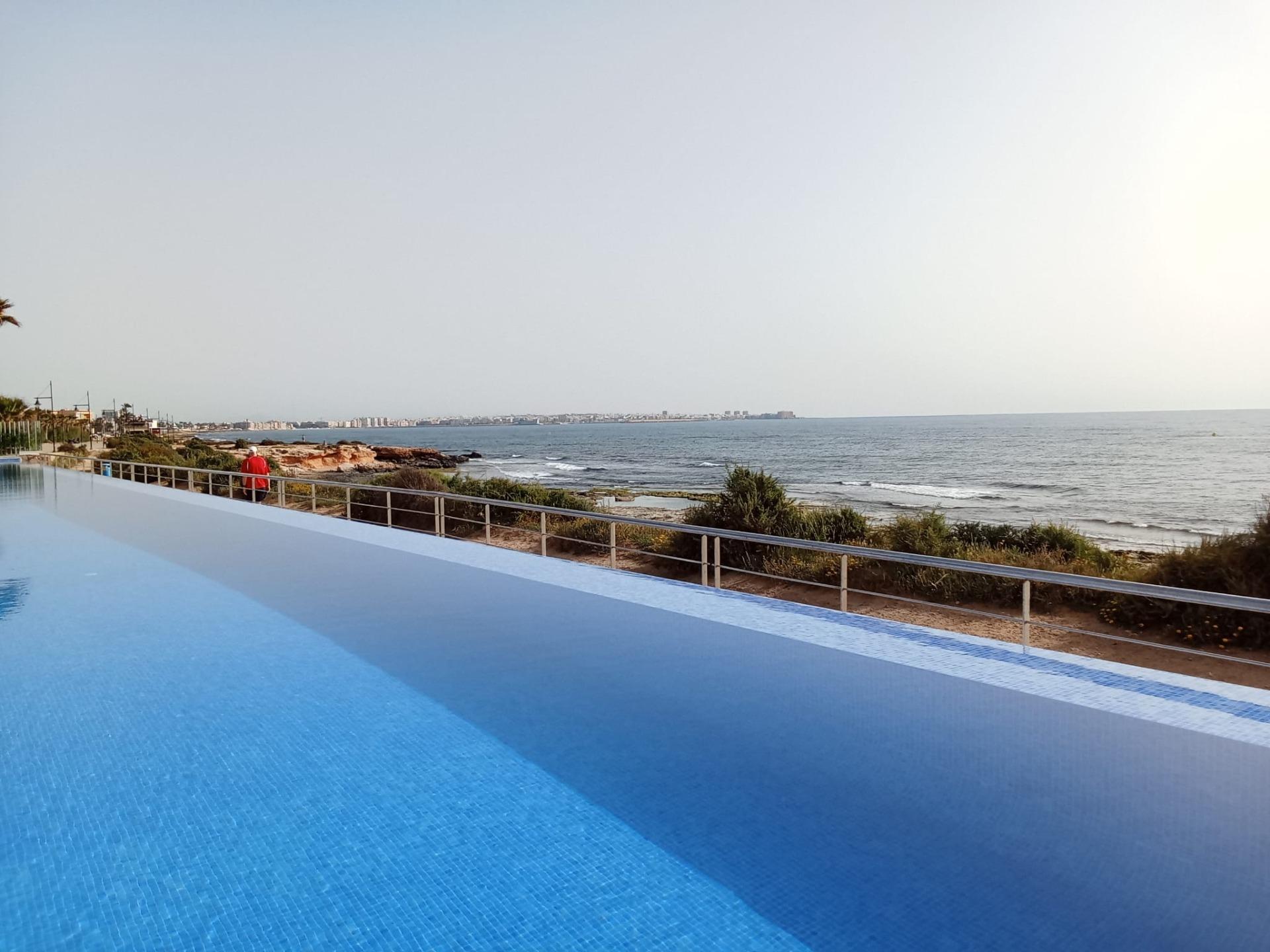 For sale - 2 Bedroom 2 Bathroom Apartment in Torrevieja - Punta Prima  - Alicante