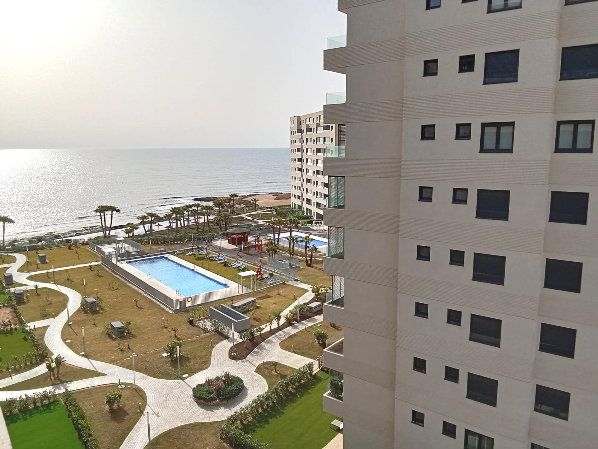 For sale - 2 Bedroom 2 Bathroom Apartment in Torrevieja - Punta Prima  - Alicante