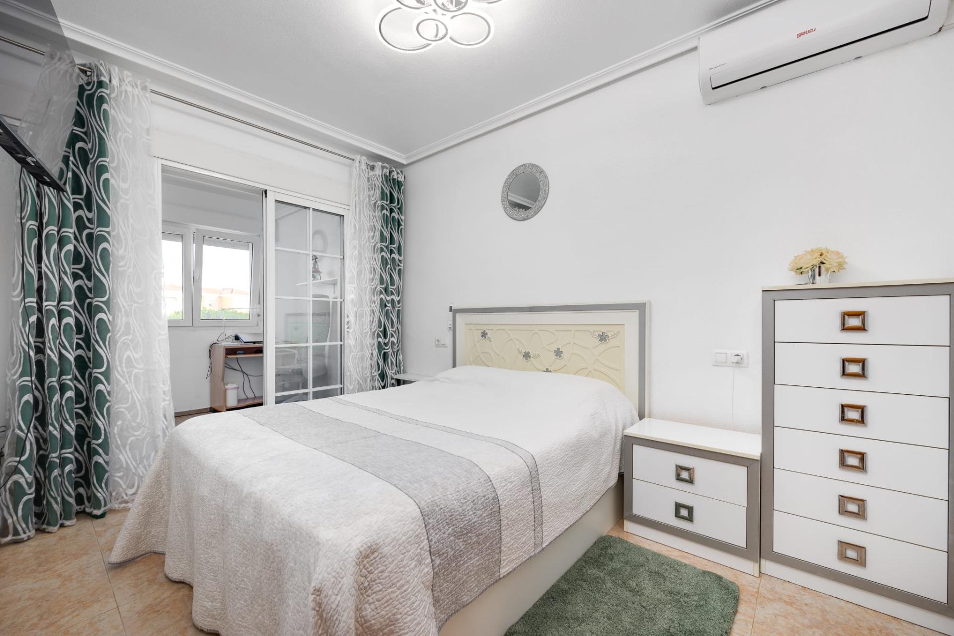 For sale - 3 Bedroom 1 Bathroom Town House in Torrevieja - aguas nuevas  - Alicante