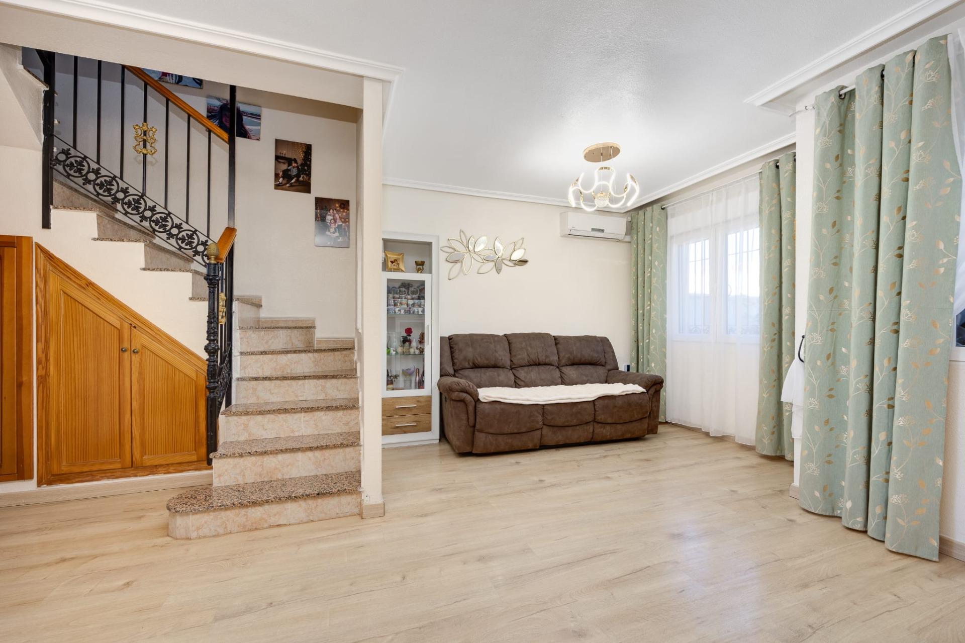 For sale - 3 Bedroom 1 Bathroom Town House in Torrevieja - aguas nuevas  - Alicante