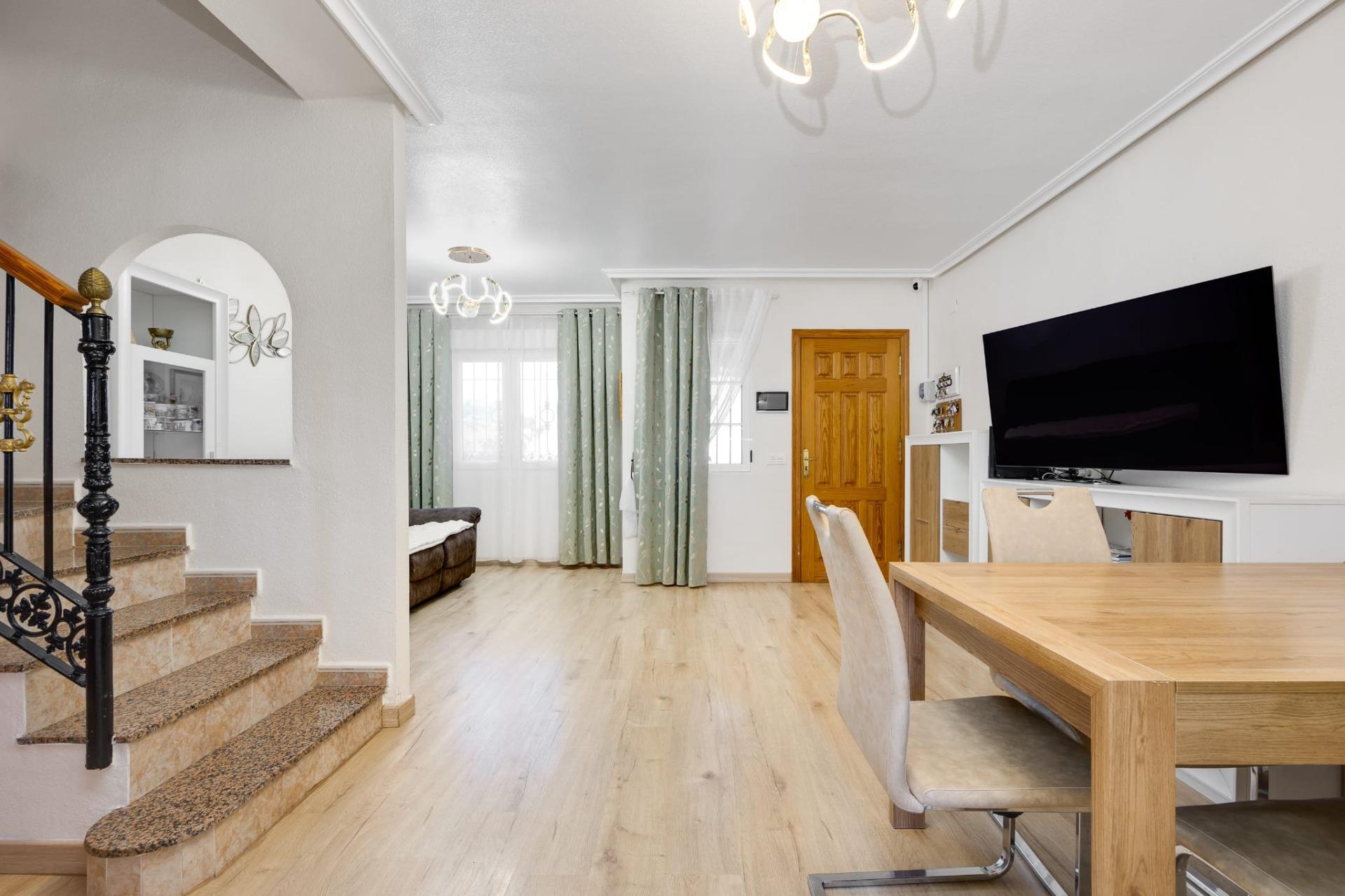 For sale - 3 Bedroom 1 Bathroom Town House in Torrevieja - aguas nuevas  - Alicante