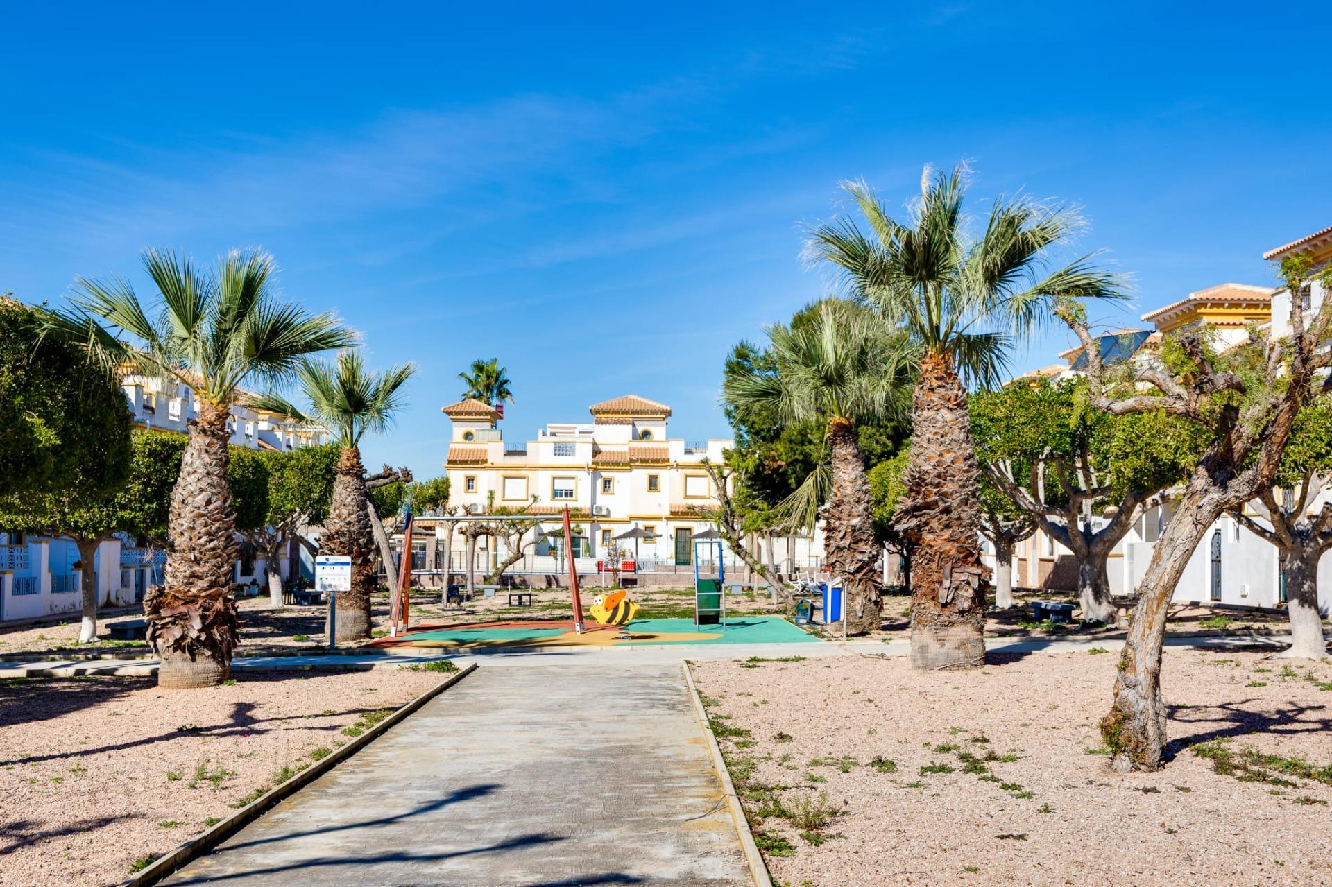 For sale - 3 Bedroom 1 Bathroom Town House in Torrevieja - aguas nuevas  - Alicante