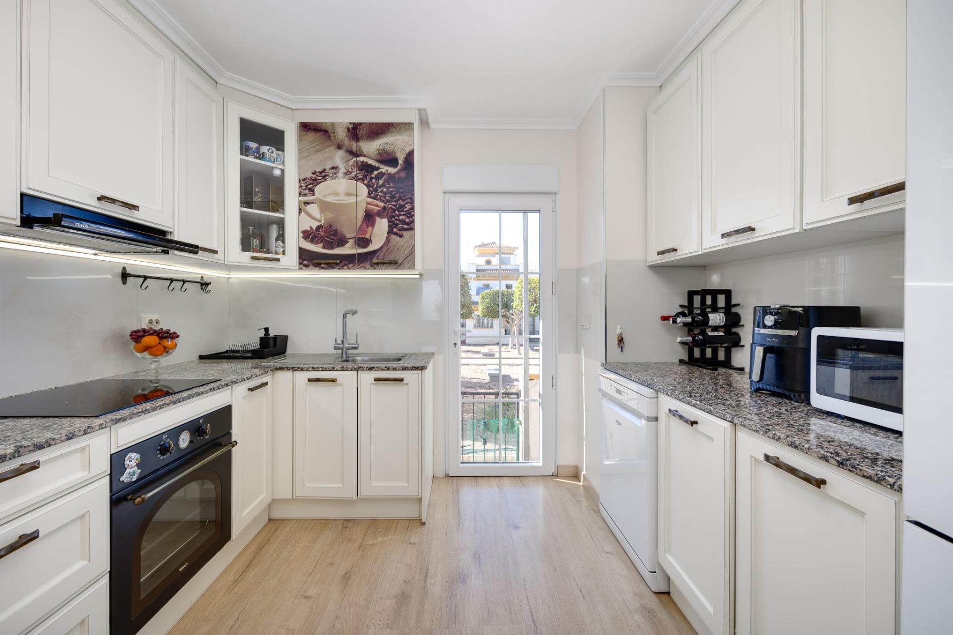 For sale - 3 Bedroom 1 Bathroom Town House in Torrevieja - aguas nuevas  - Alicante