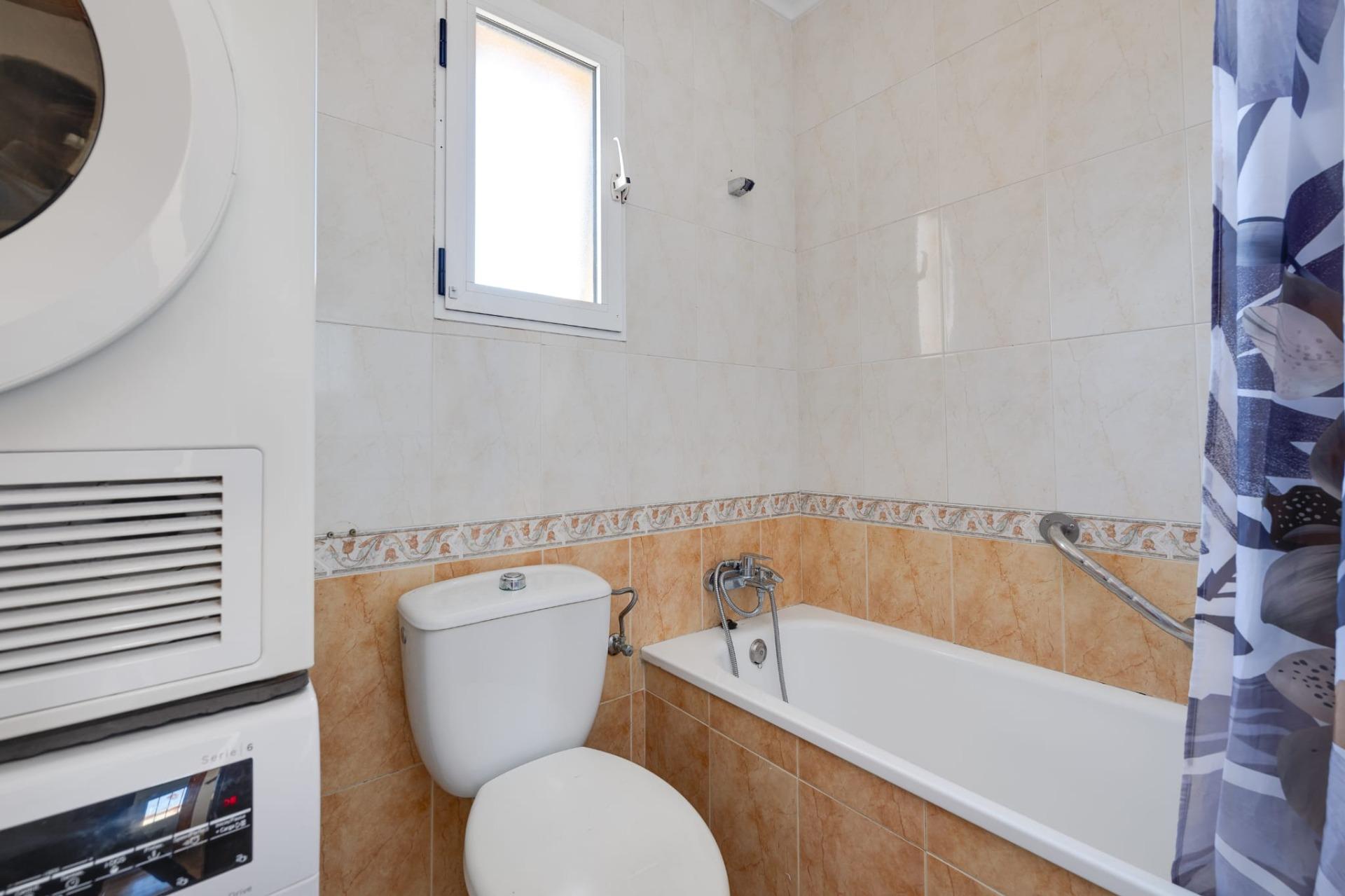 For sale - 3 Bedroom 1 Bathroom Town House in Torrevieja - aguas nuevas  - Alicante