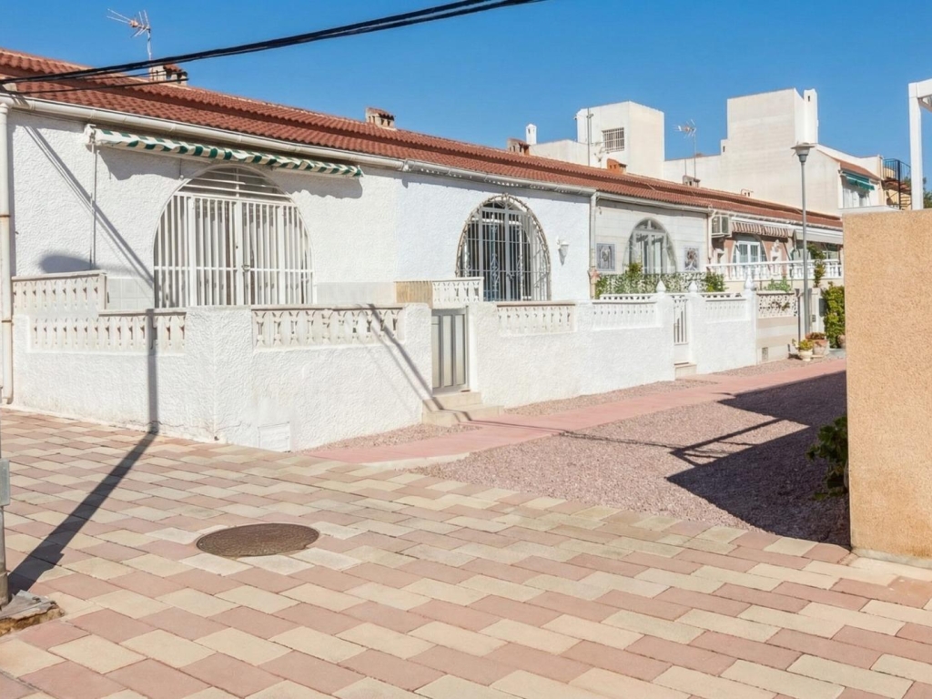 2 Bedroom 1 Bathroom Bungalow in Torrevieja