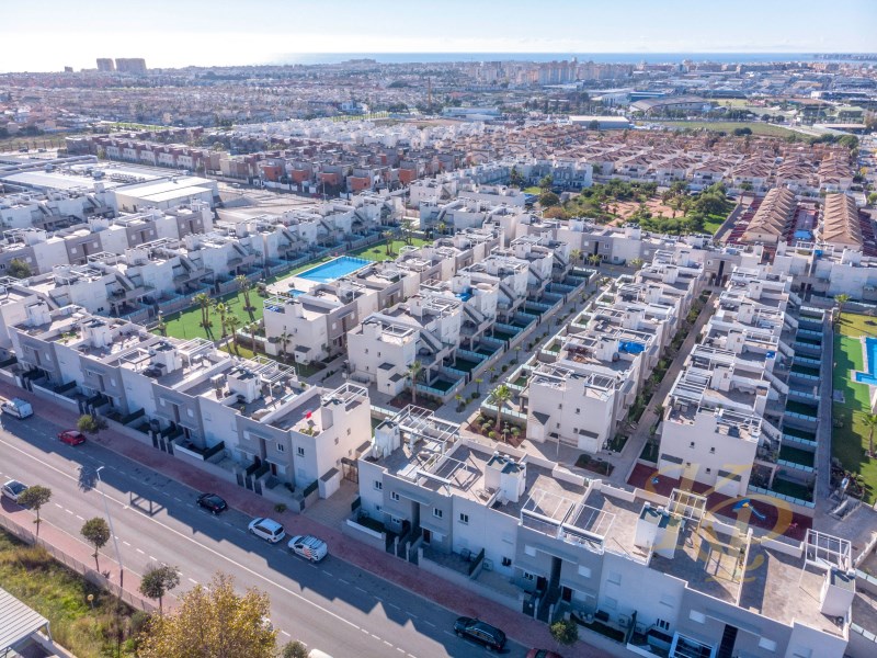For sale - 2 Bedroom 2 Bathroom Apartment in Torrevieja - Costa Blanca  - Alicante