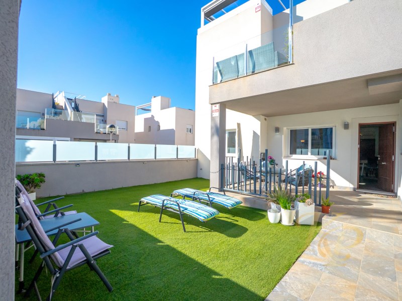 For sale - 2 Bedroom 2 Bathroom Apartment in Torrevieja - Costa Blanca  - Alicante