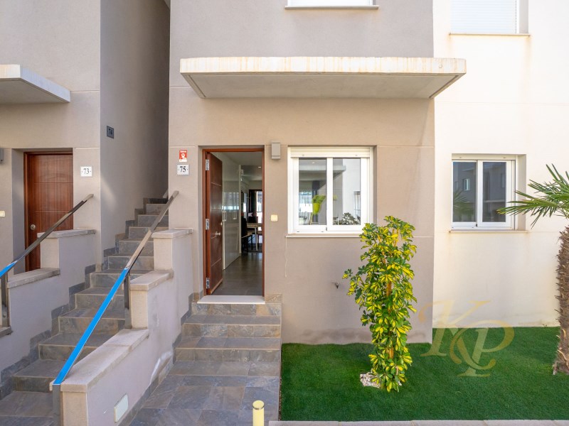 For sale - 2 Bedroom 2 Bathroom Apartment in Torrevieja - Costa Blanca  - Alicante