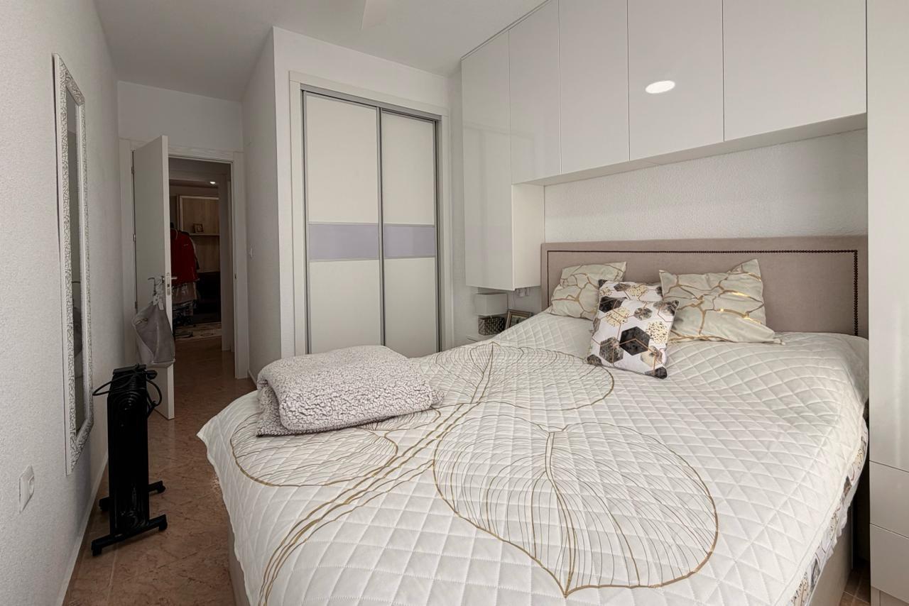 For sale - 2 Bedroom 1 Bathroom Apartment in Torrevieja - Nueva Torrevieja  - Alicante