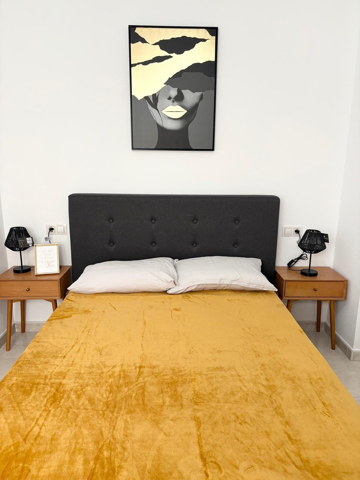 For sale - 3 Bedroom 1 Bathroom Apartment in Torrevieja - Torrevieja  - Alicante