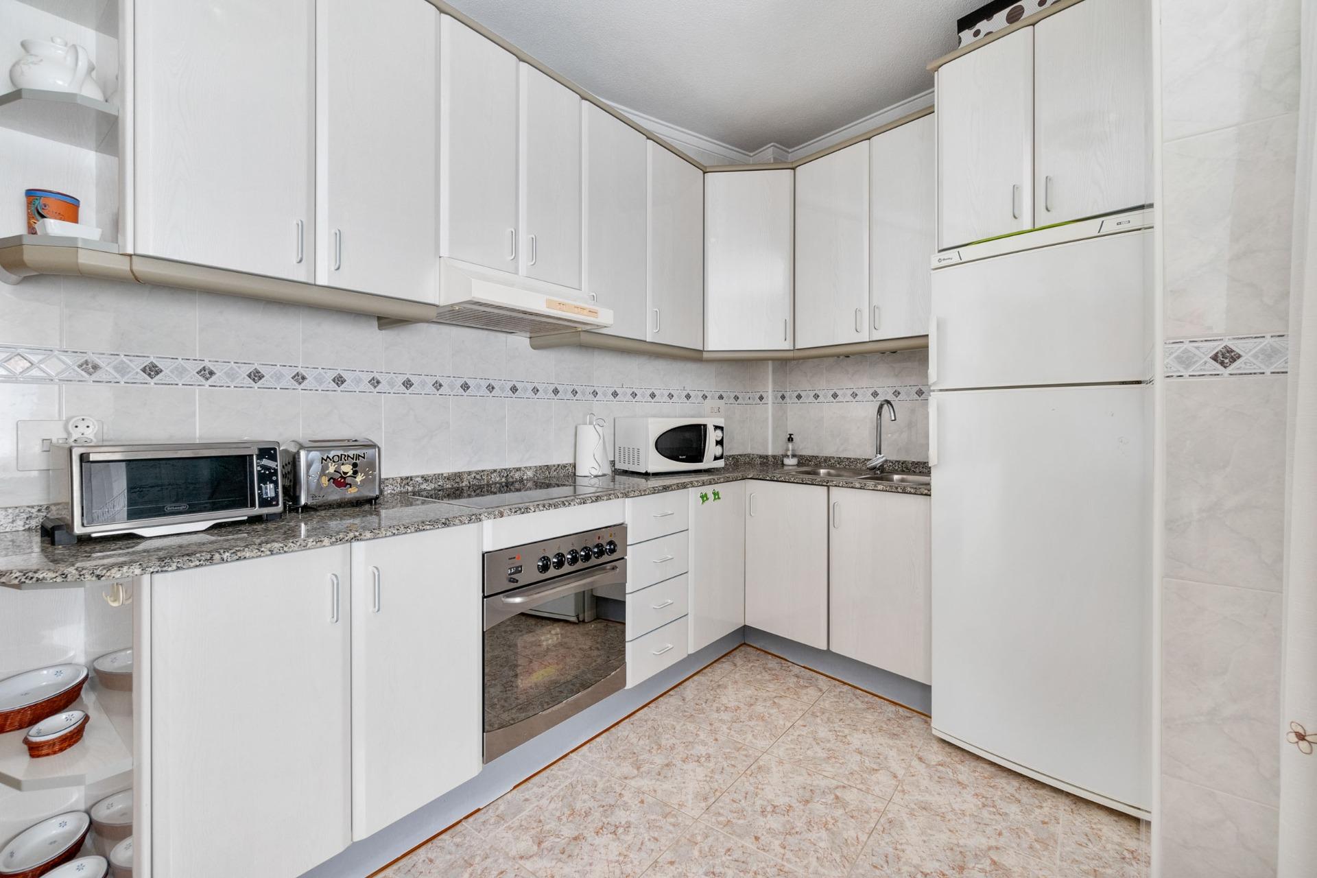 For sale - 3 Bedroom 2 Bathroom Apartment in Torrevieja - Torrevieja  - Alicante