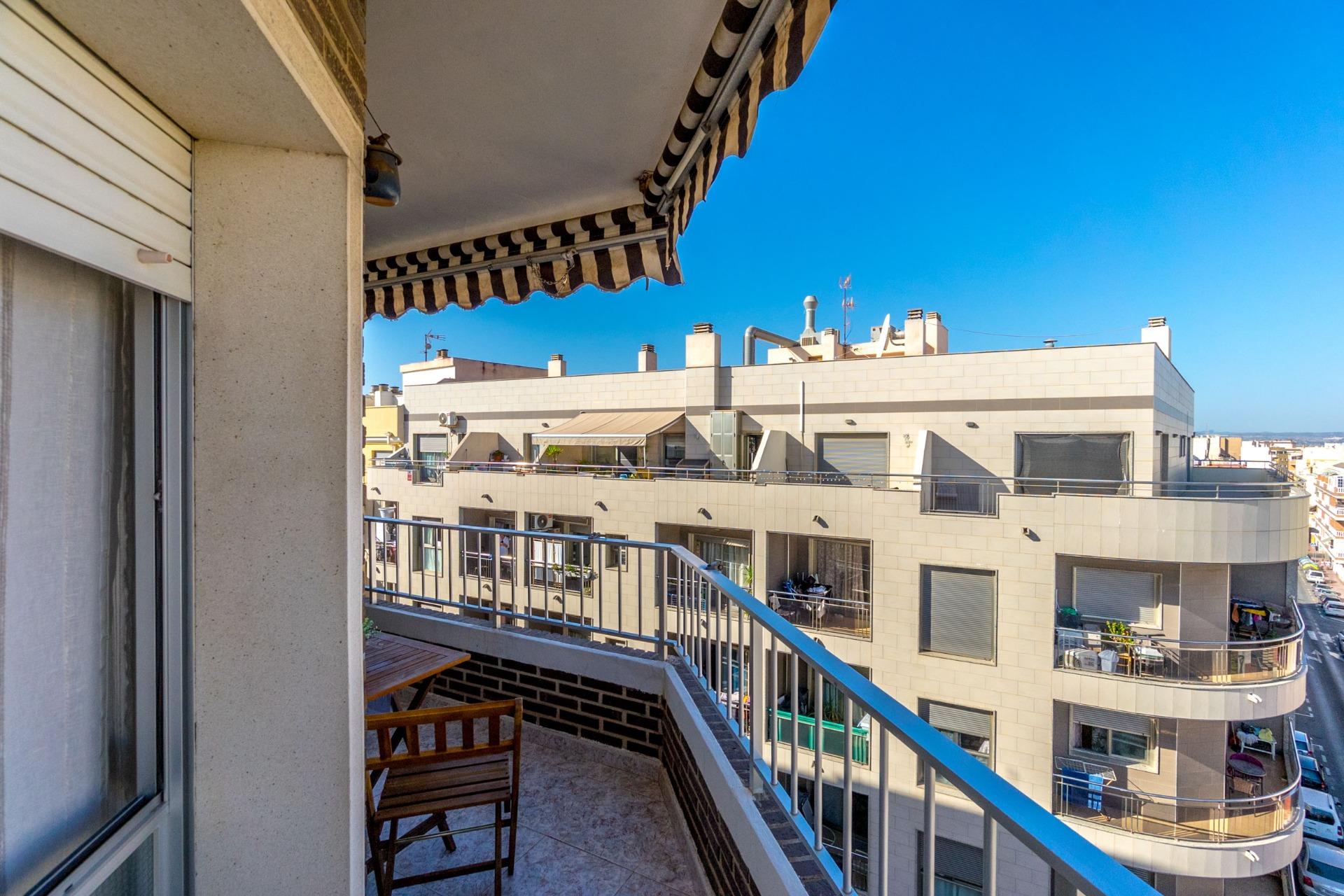 For sale - 3 Bedroom 2 Bathroom Apartment in Torrevieja - Torrevieja  - Alicante