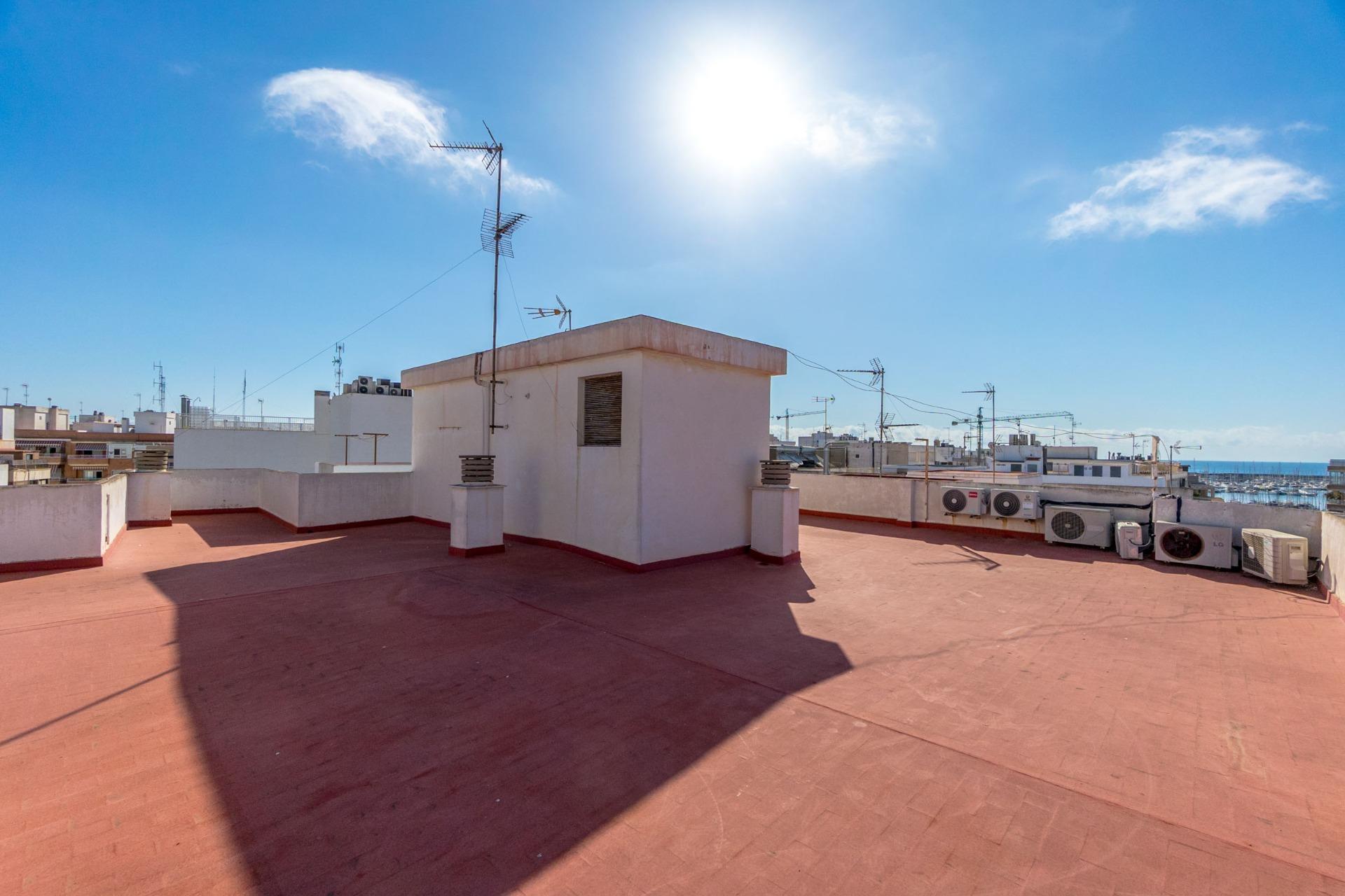 For sale - 3 Bedroom 2 Bathroom Apartment in Torrevieja - Torrevieja  - Alicante