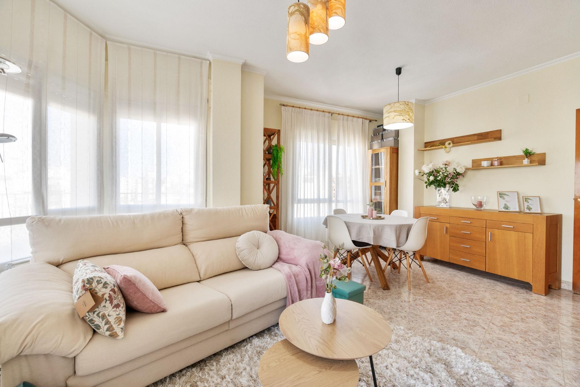 For sale - 3 Bedroom 2 Bathroom Apartment in Torrevieja - Torrevieja  - Alicante
