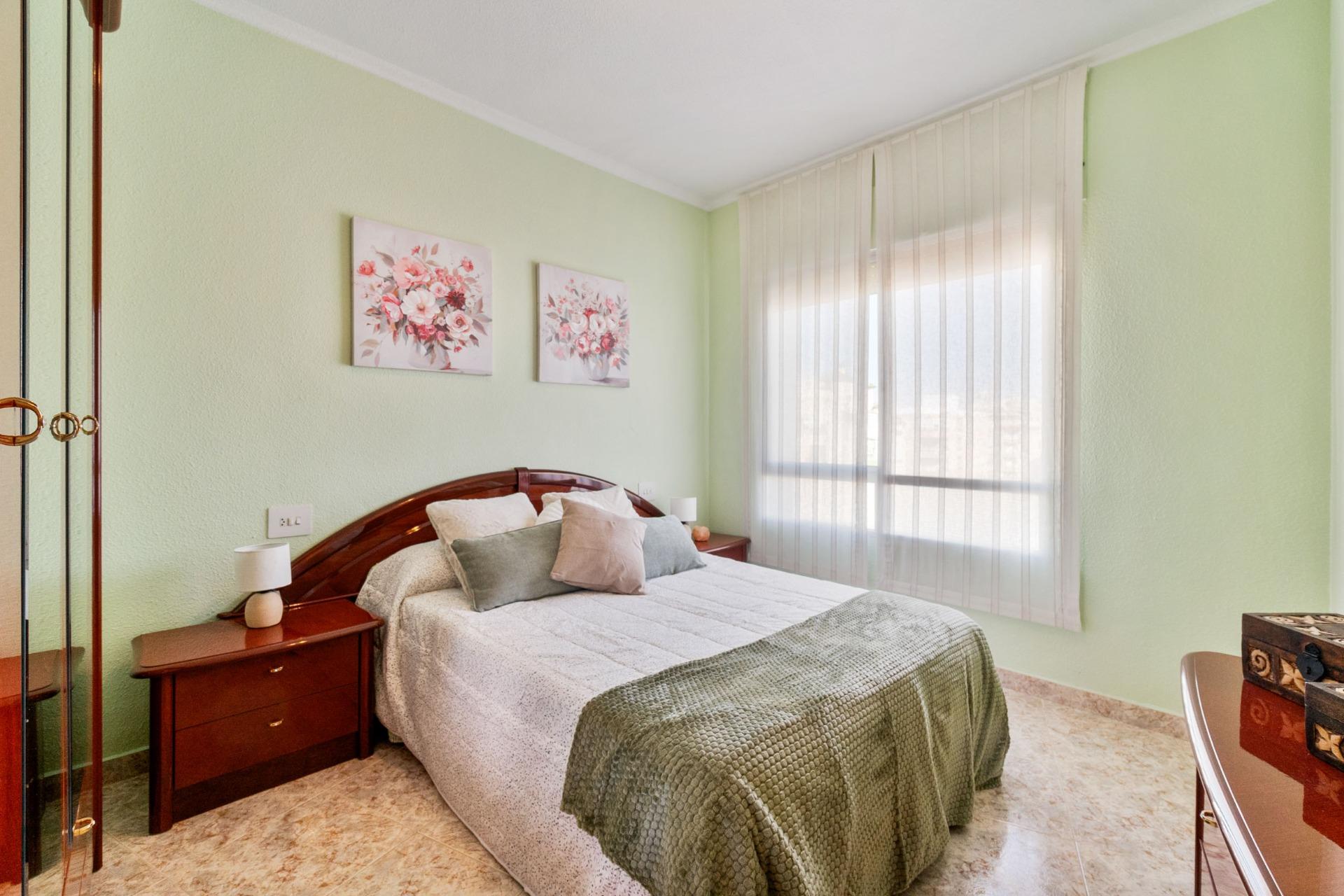 For sale - 3 Bedroom 2 Bathroom Apartment in Torrevieja - Torrevieja  - Alicante