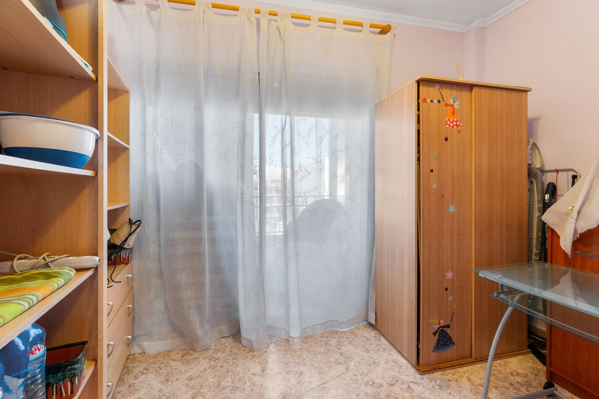 For sale - 3 Bedroom 2 Bathroom Apartment in Torrevieja - Torrevieja  - Alicante