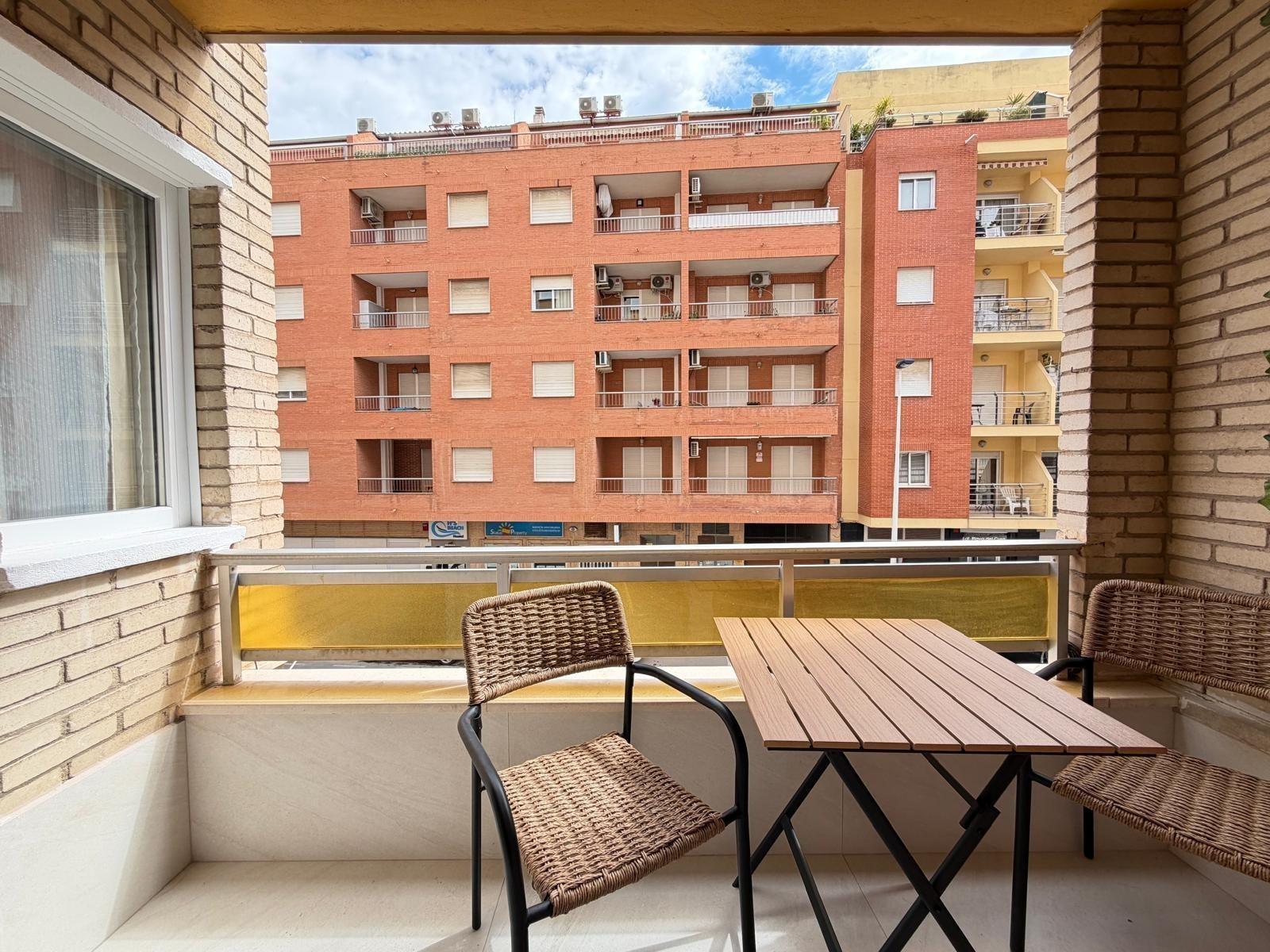 For sale - 4 Bedroom 2 Bathroom Apartment in Torrevieja - Playa Del Cura  - Alicante