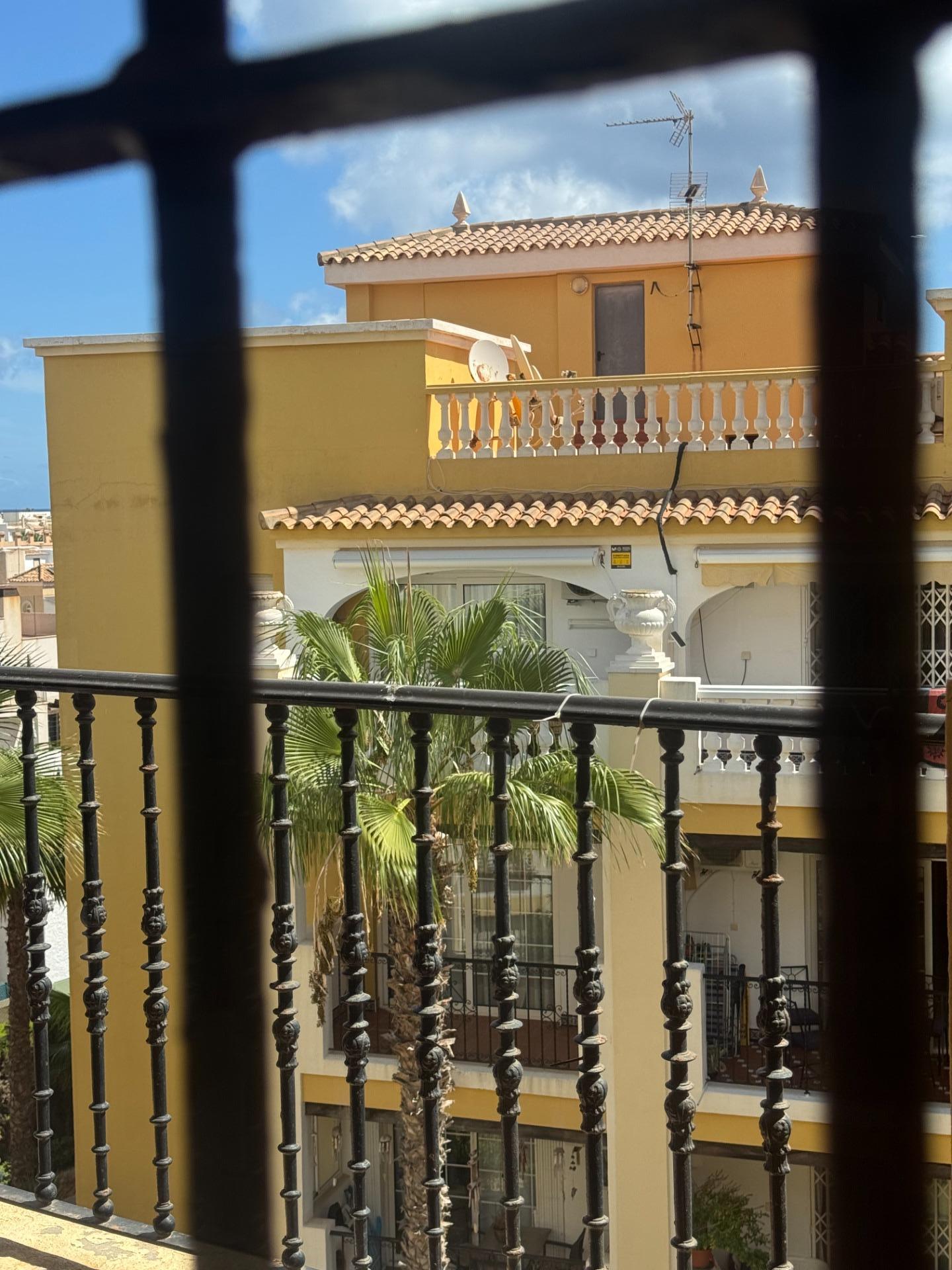 For sale - 3 Bedroom 2 Bathroom Penthouse in Torrevieja - Los Frutales  - Alicante