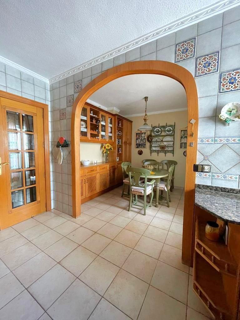 For sale - 4 Bedroom 2 Bathroom Apartment in Torrevieja - Estacion De Autobuses  - Alicante