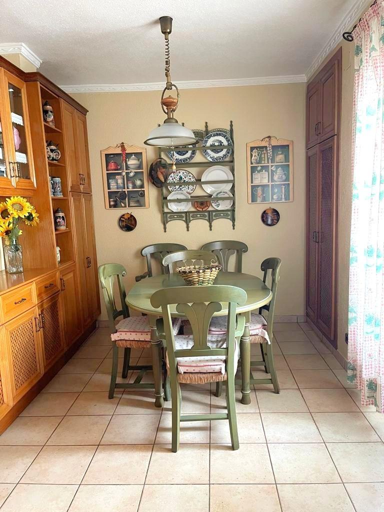 For sale - 4 Bedroom 2 Bathroom Apartment in Torrevieja - Estacion De Autobuses  - Alicante