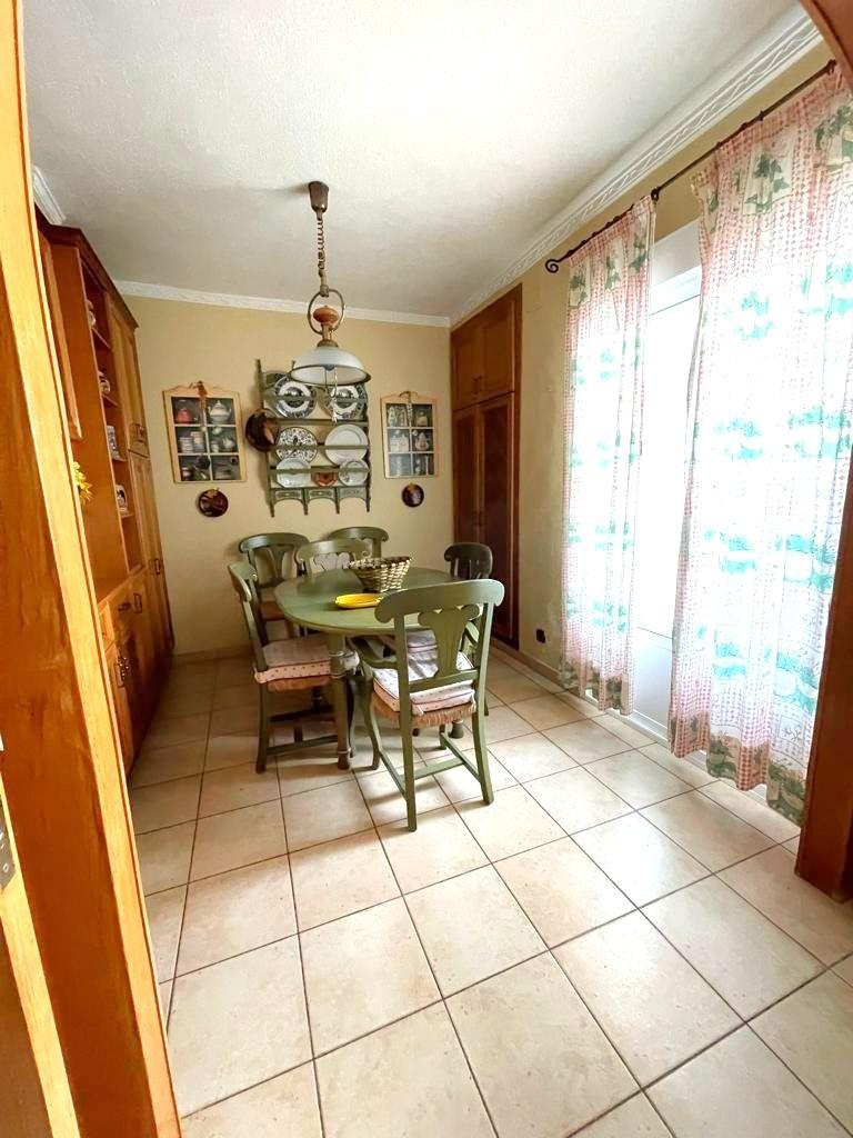 For sale - 4 Bedroom 2 Bathroom Apartment in Torrevieja - Estacion De Autobuses  - Alicante